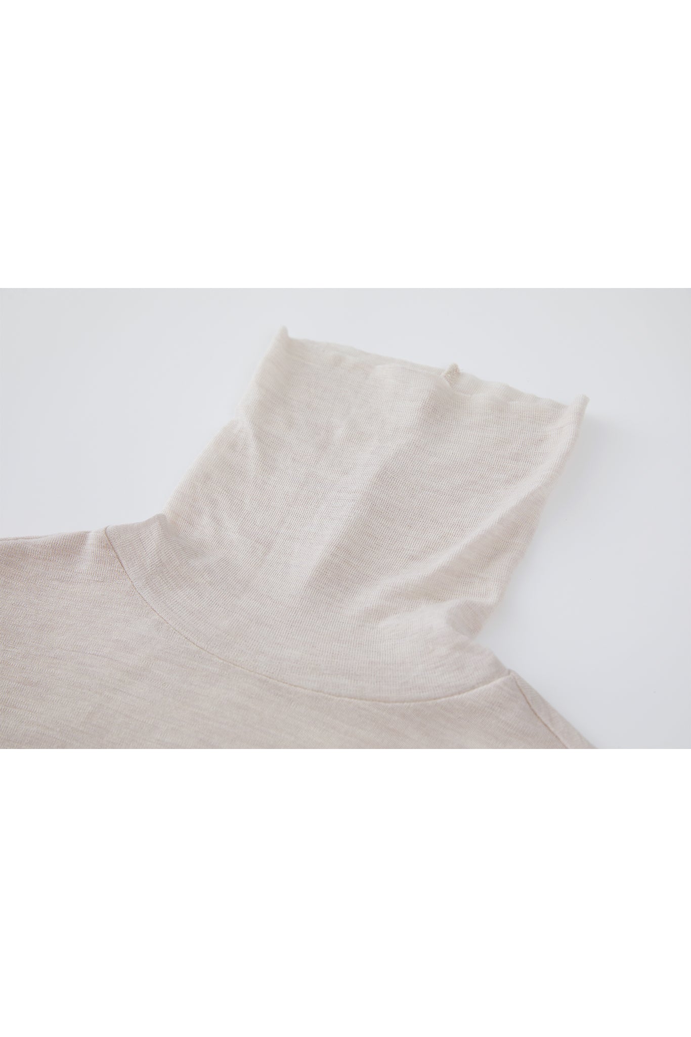Draped Texture Wool Turtleneck Long Sleeve Top