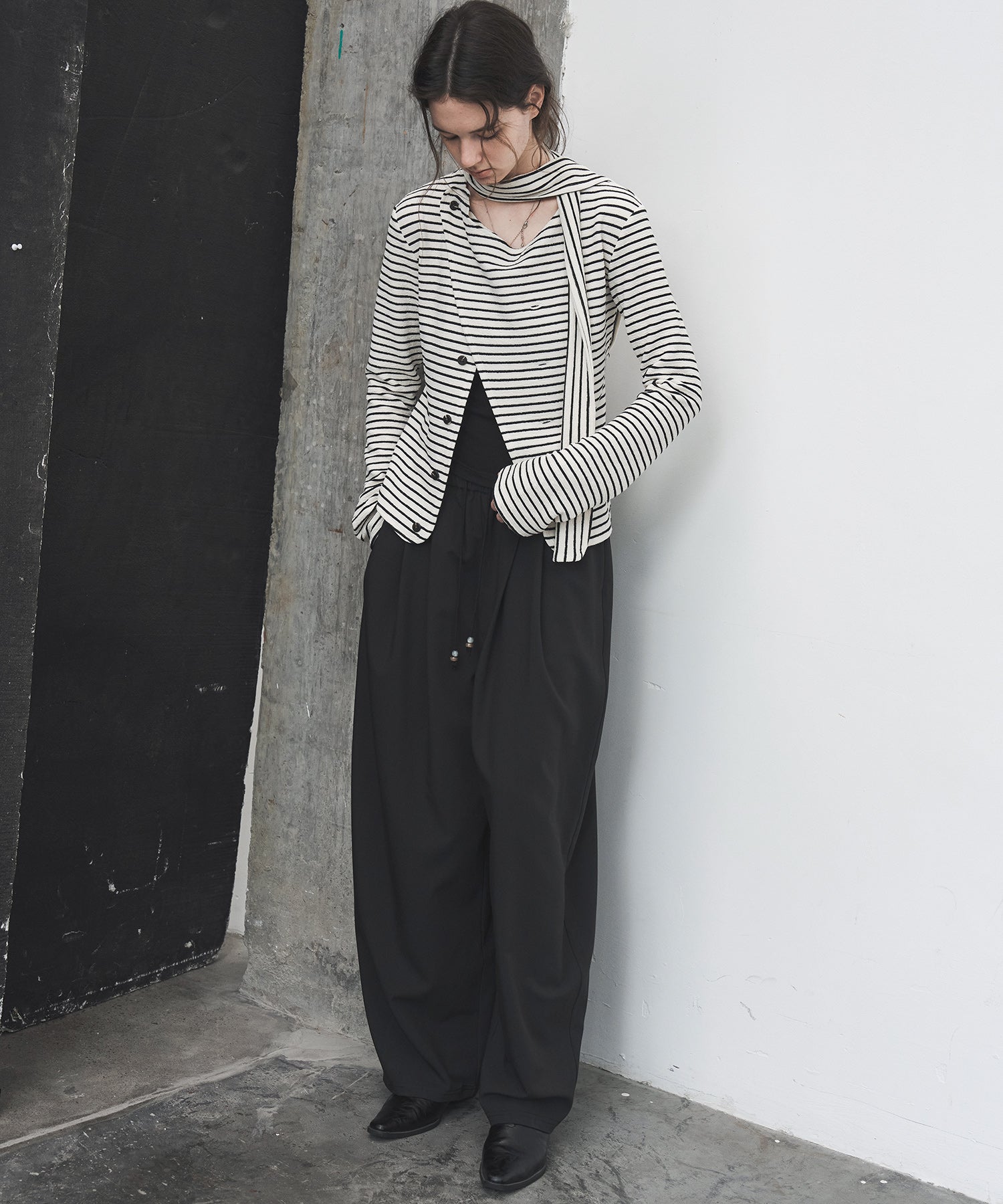 Sculpted Curve Wide Pants – Minimal Line Fit