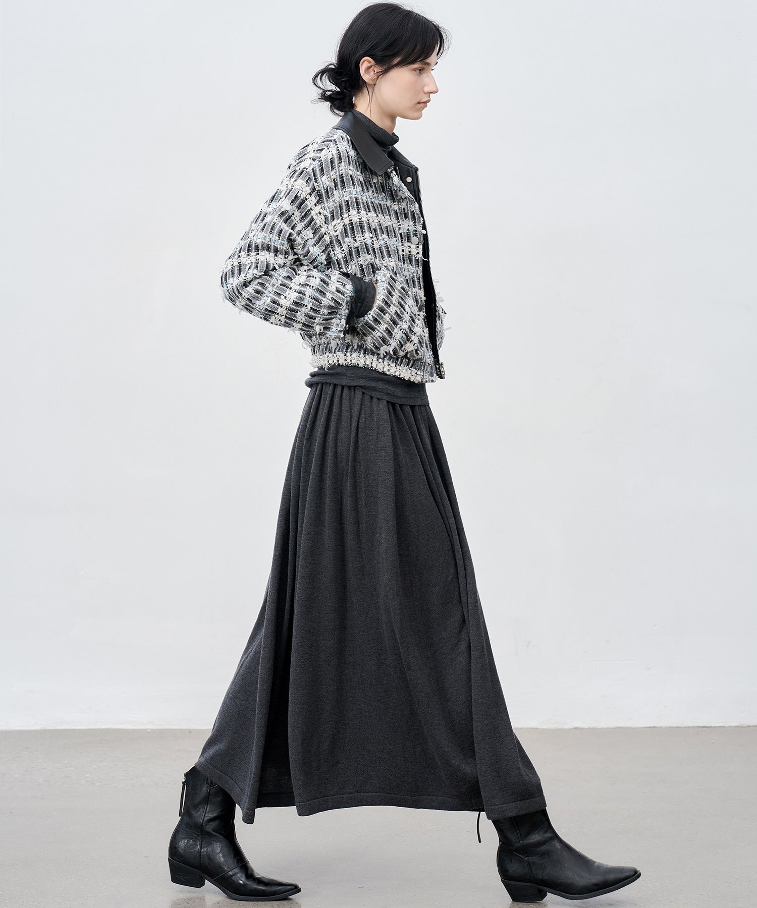 Elegant Flowy Flared Knit Midi Skirt