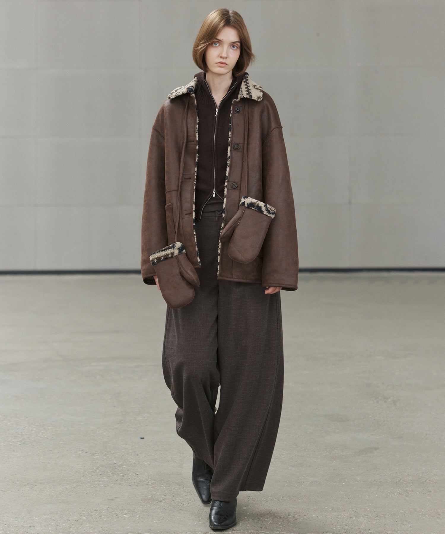 Textured Low-Rise Wide Straight Curved Pants