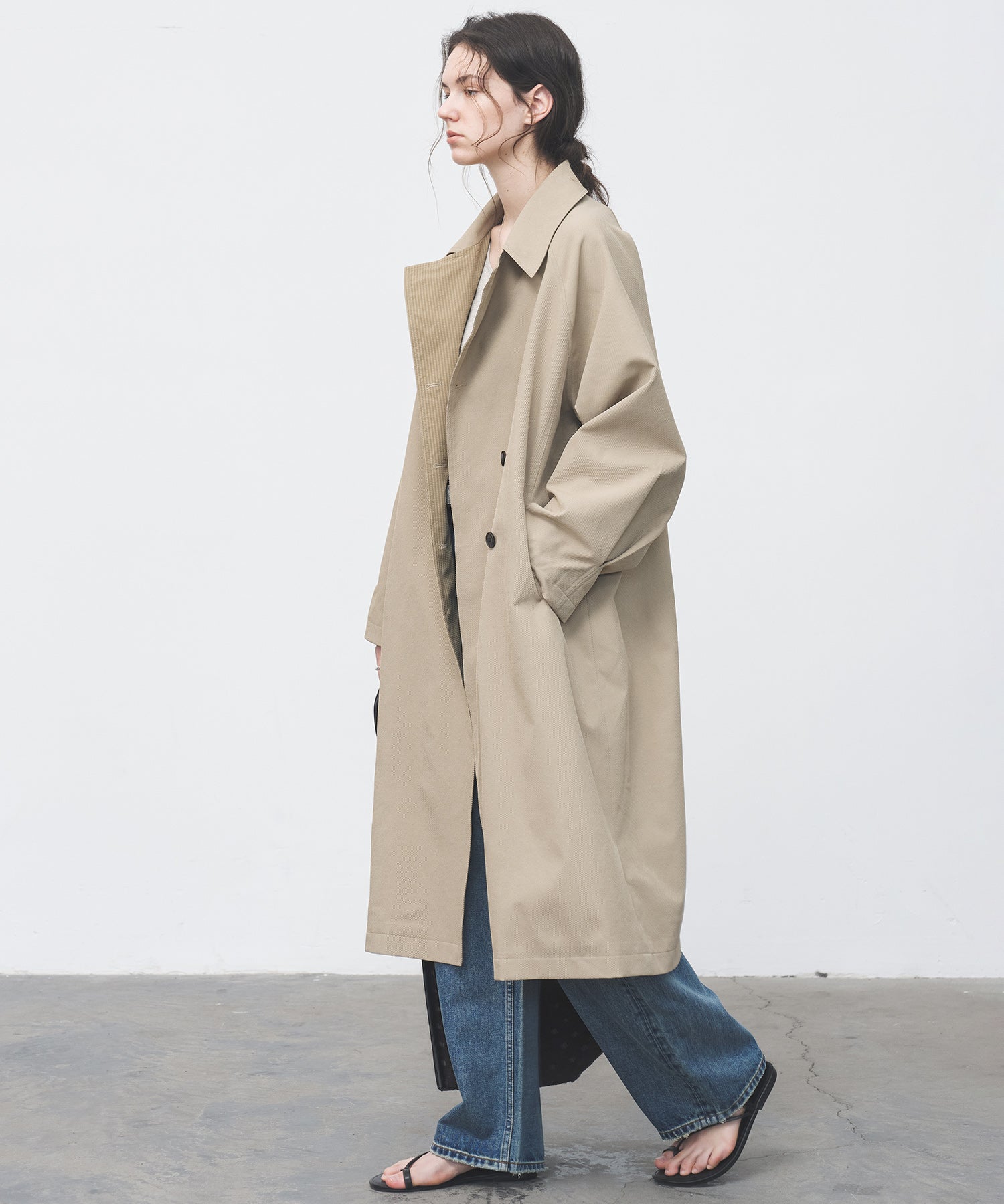 Structured Raglan Trench Coat – Oversized Fit