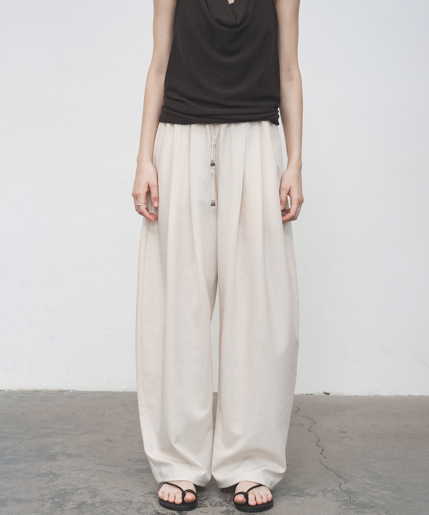 Sculpted Curve Wide Pants – Minimal Line Fit