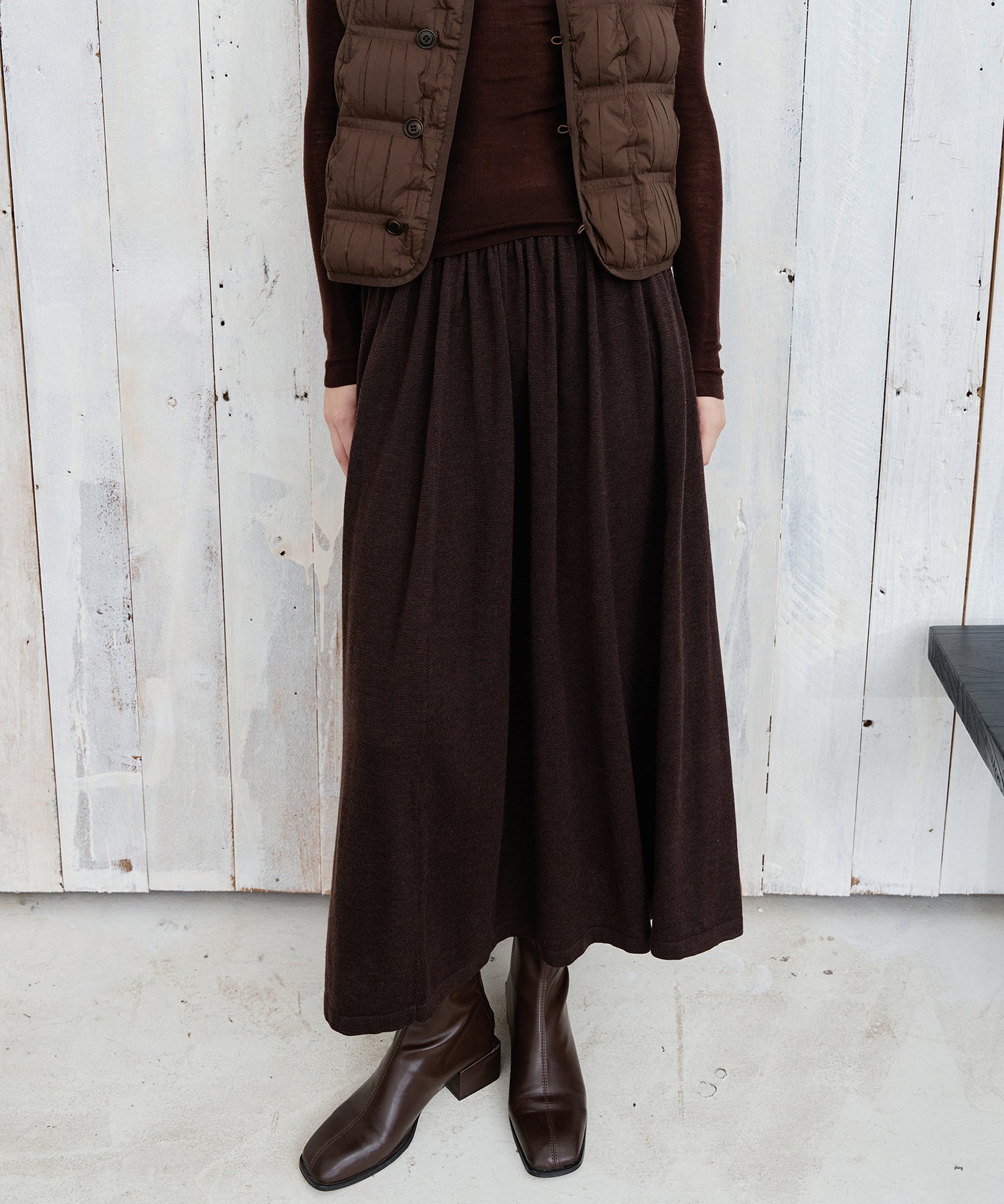 Elegant Flowy Flared Knit Midi Skirt