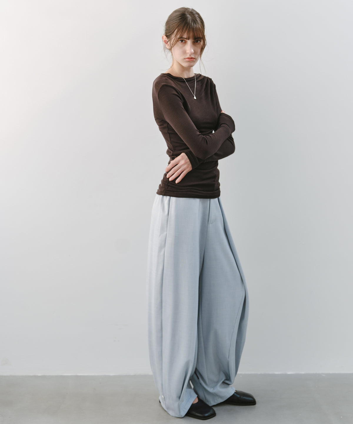 「10月下旬出荷予定」Tuck Detail Adjustable Hem Wide Pants