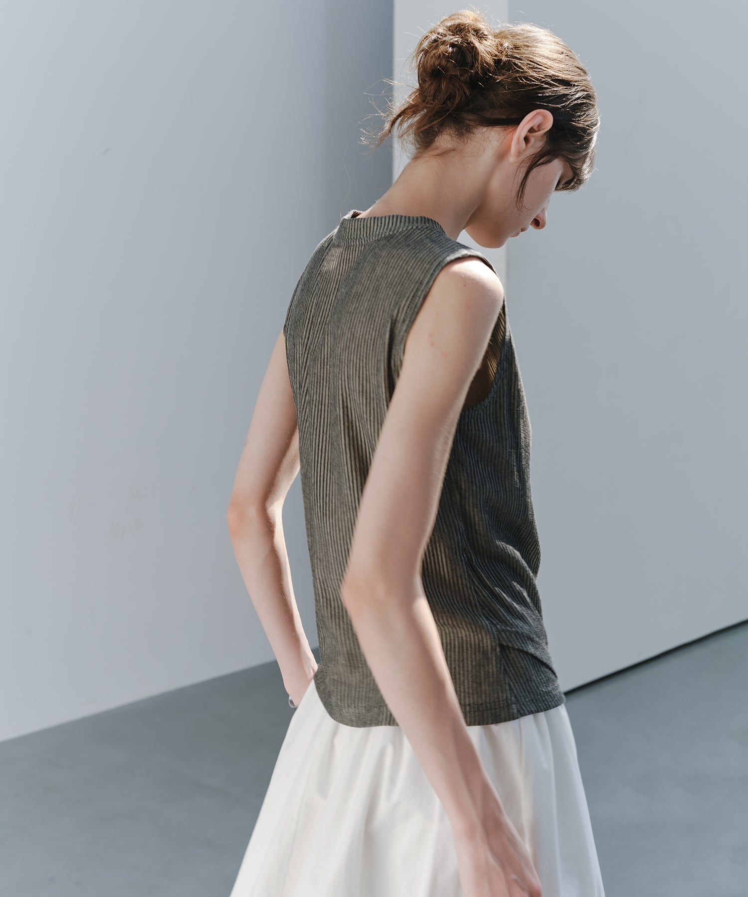 「7月上旬~中旬出荷」Asymmetric Draped Rib Sleeveless Top