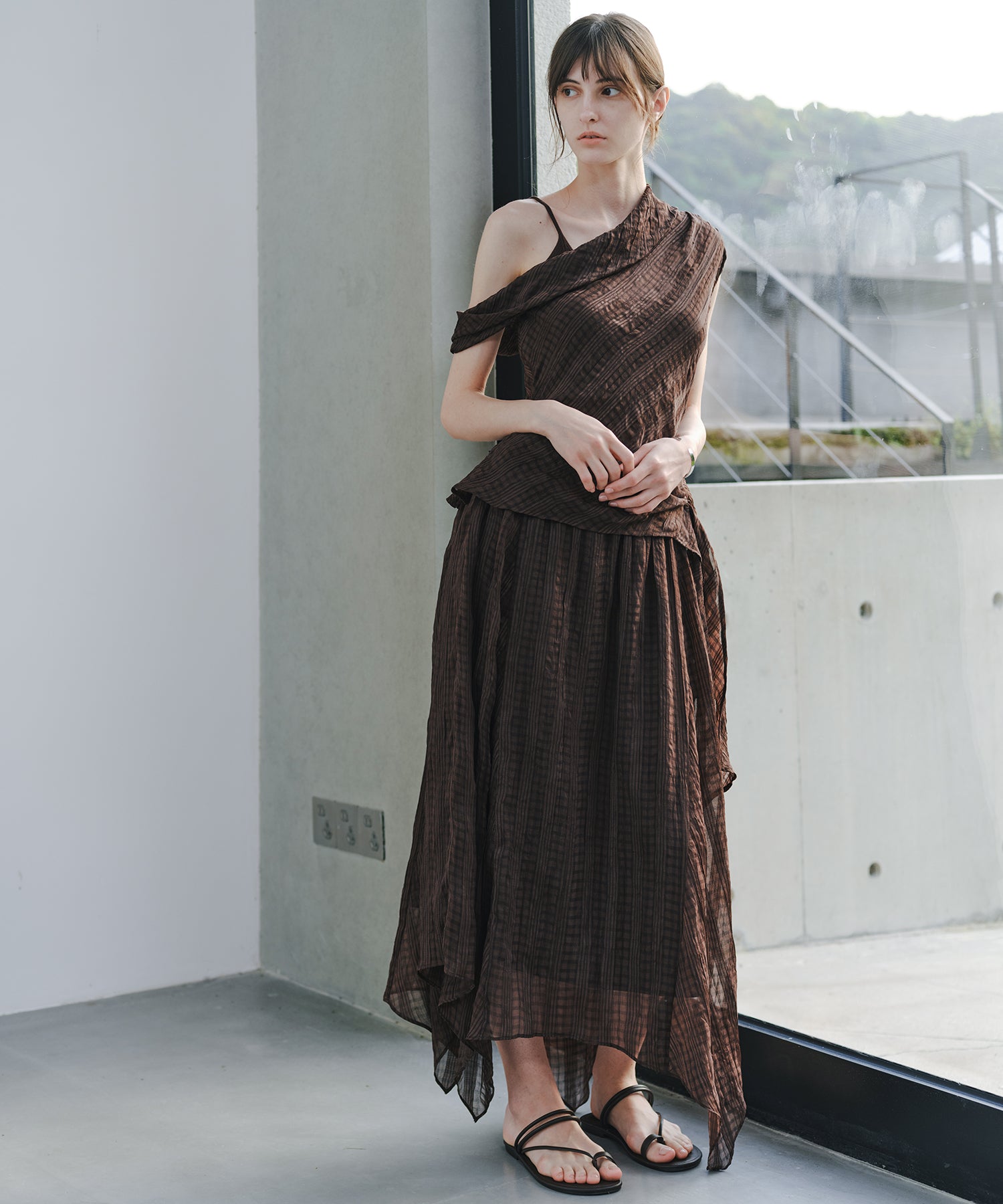 「7月中旬~下旬出荷」Sheer Check Asymmetric Skirt