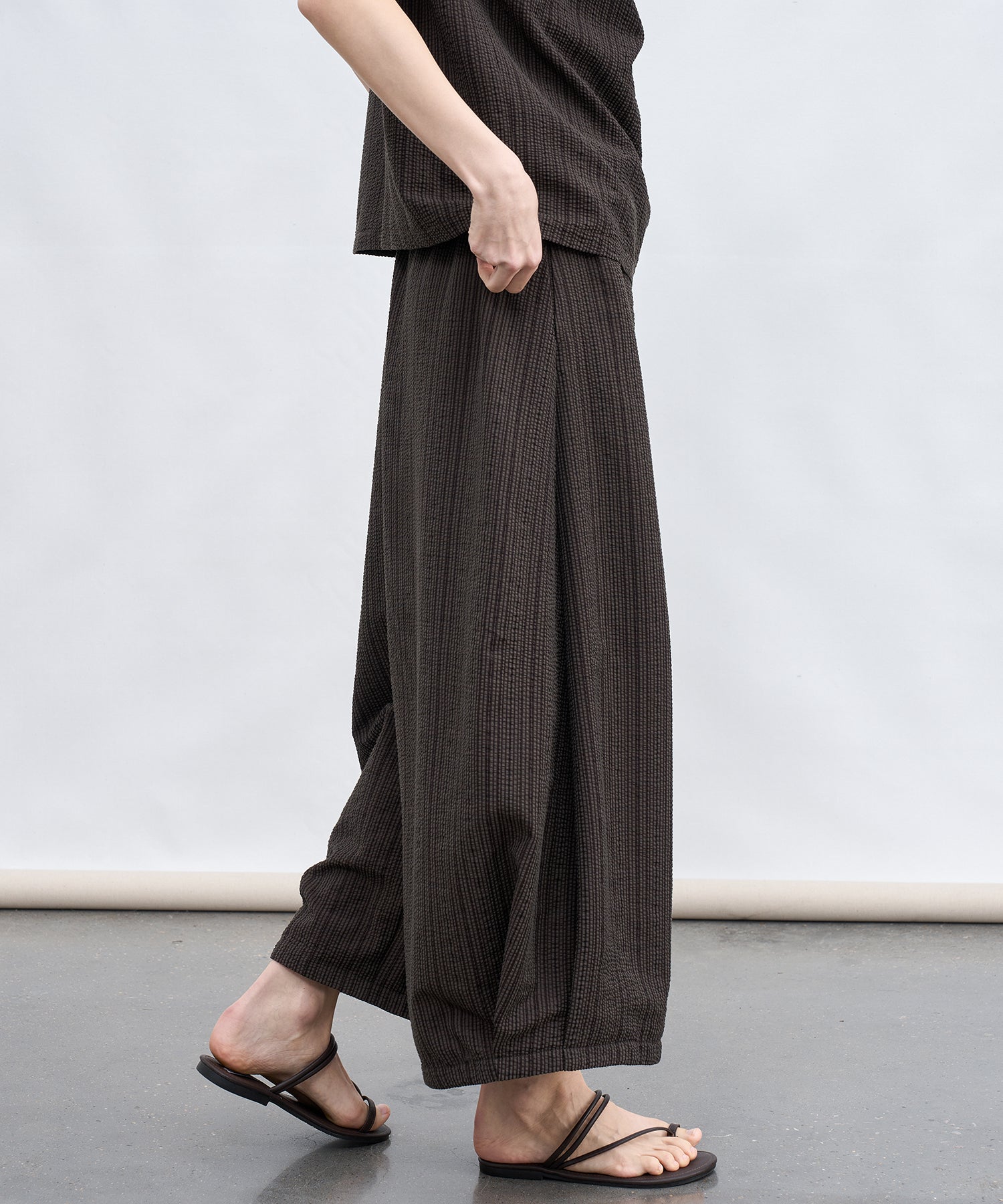 Textured Curved Wide Pants