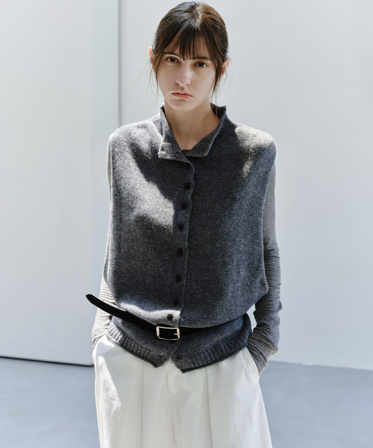 「10月下旬出荷予定」100% Wool High Neck Button Knit Vest