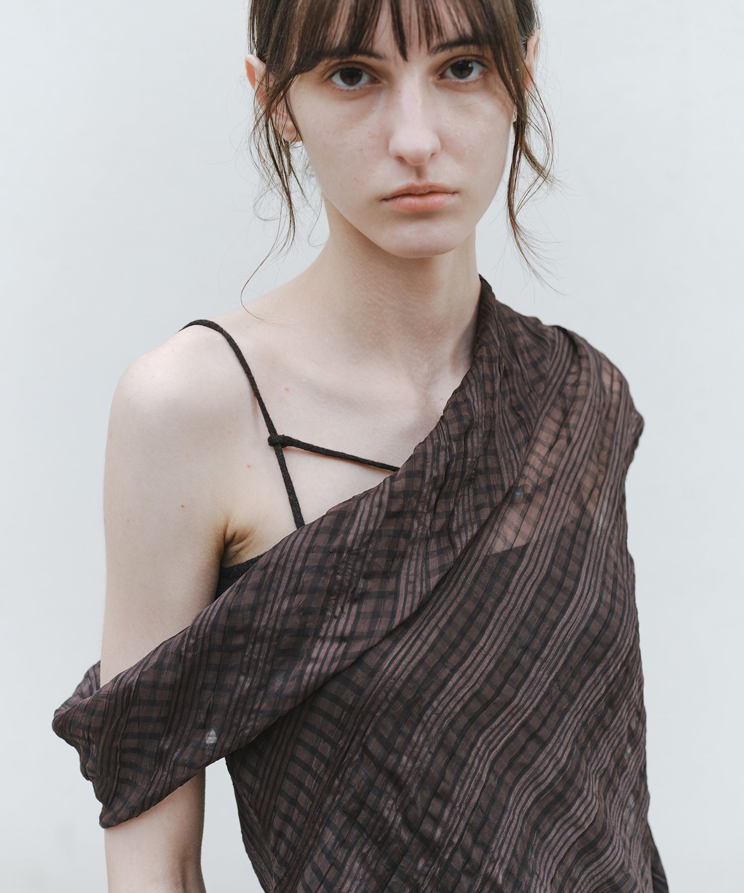 「7月中旬~下旬出荷」Sheer Check One-Shoulder Top