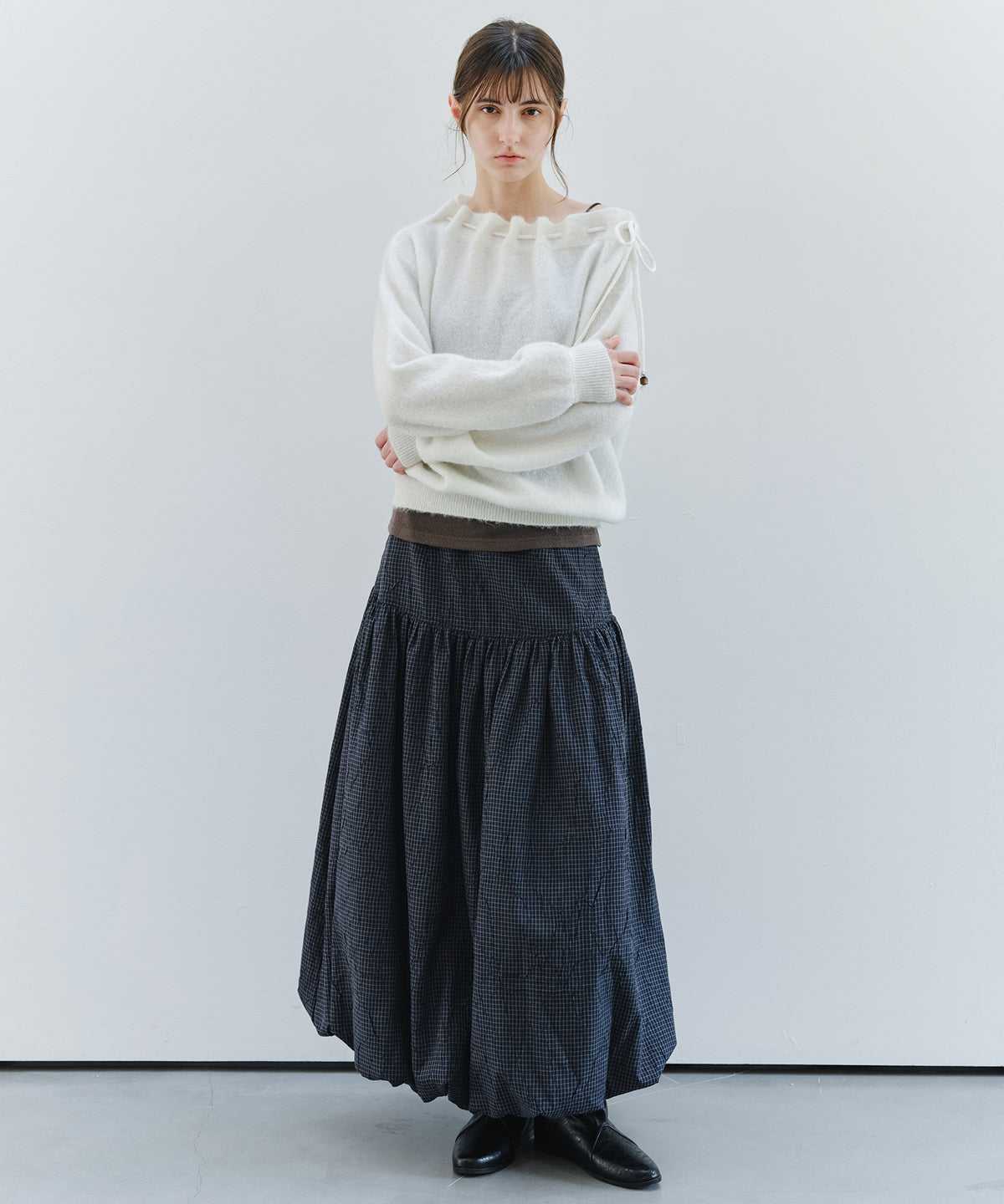 「9月下旬出荷予定」Shaggy Off-Shoulder Drawstring Knit Top