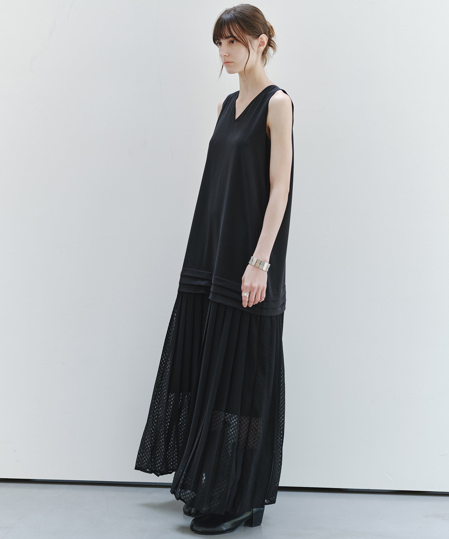 「7月中旬~下旬出荷」Linen Blend Pleated Docking Dress