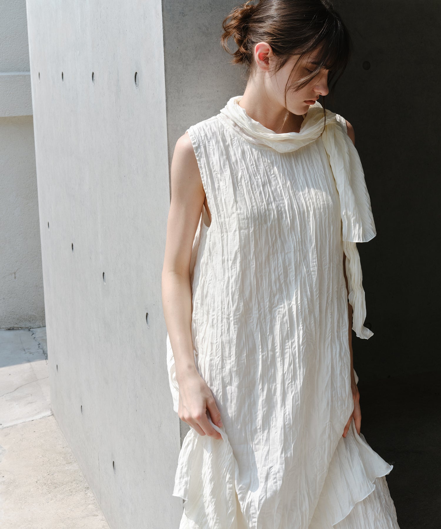 「9月下旬出荷予定」Washed Texture Scarf Collar Layered Dress