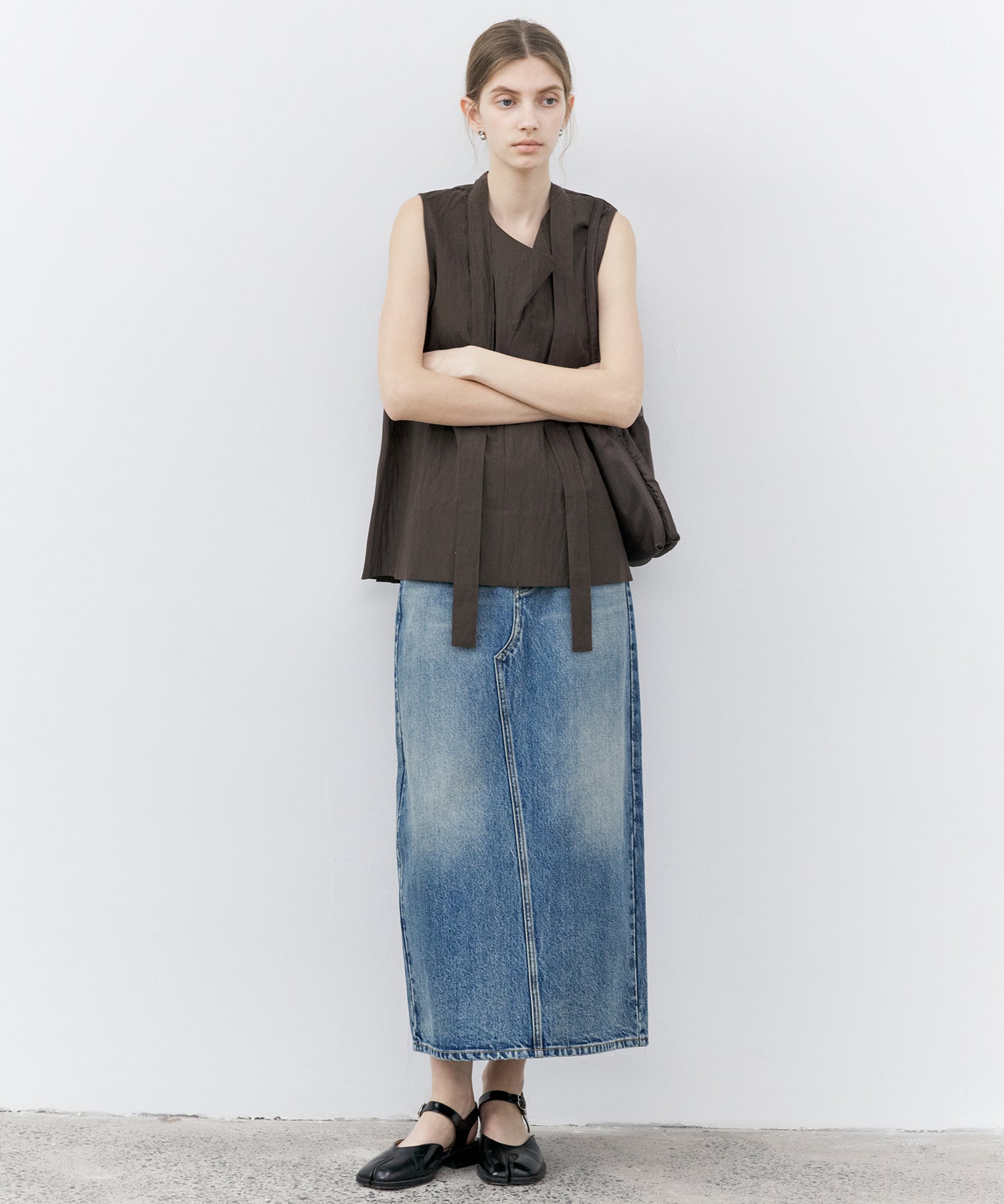 Tie-Neck Sleeveless Textured Blouse