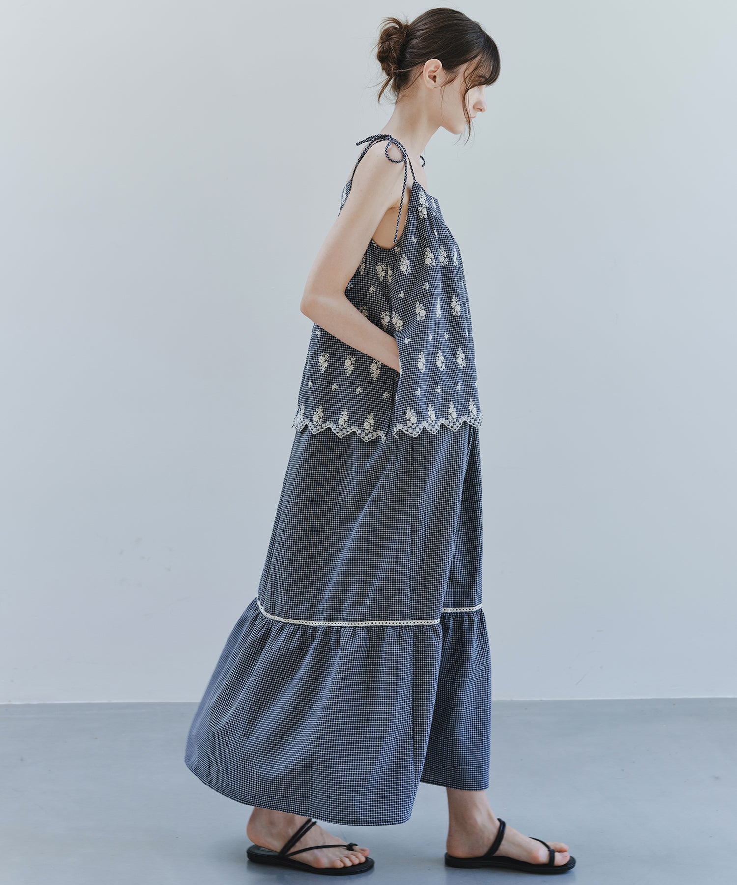 「8月中旬~下旬出荷」Embroidered Gingham Tiered Cami Dress