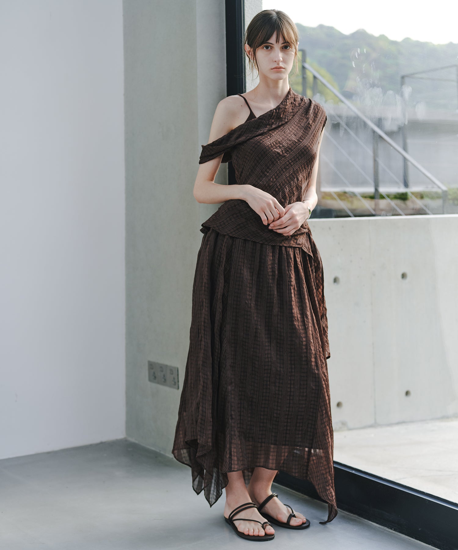 「7月中旬~下旬出荷」Sheer Check Asymmetric Skirt