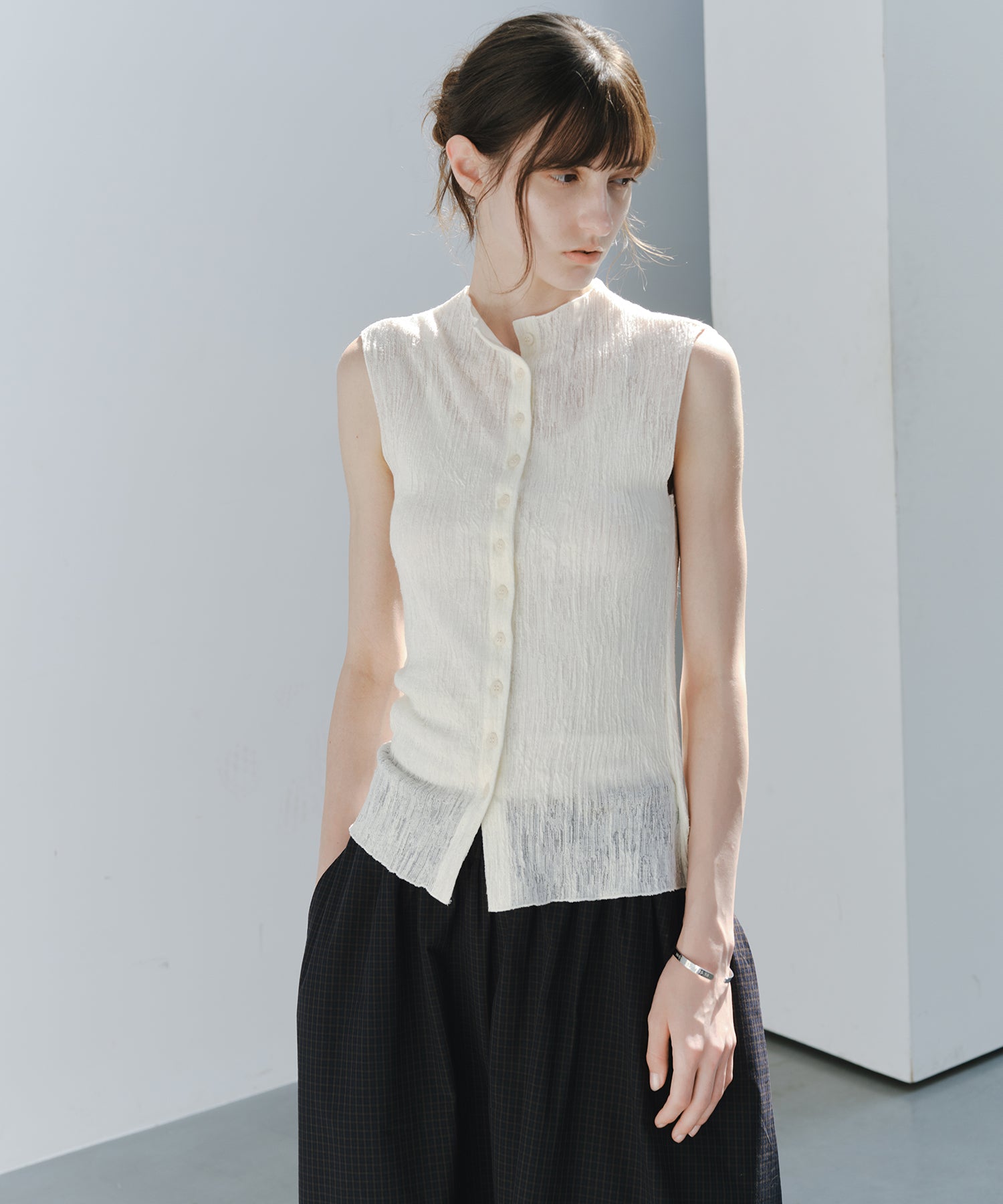 「7月上旬~中旬出荷」Textured Knit Sleeveless Top