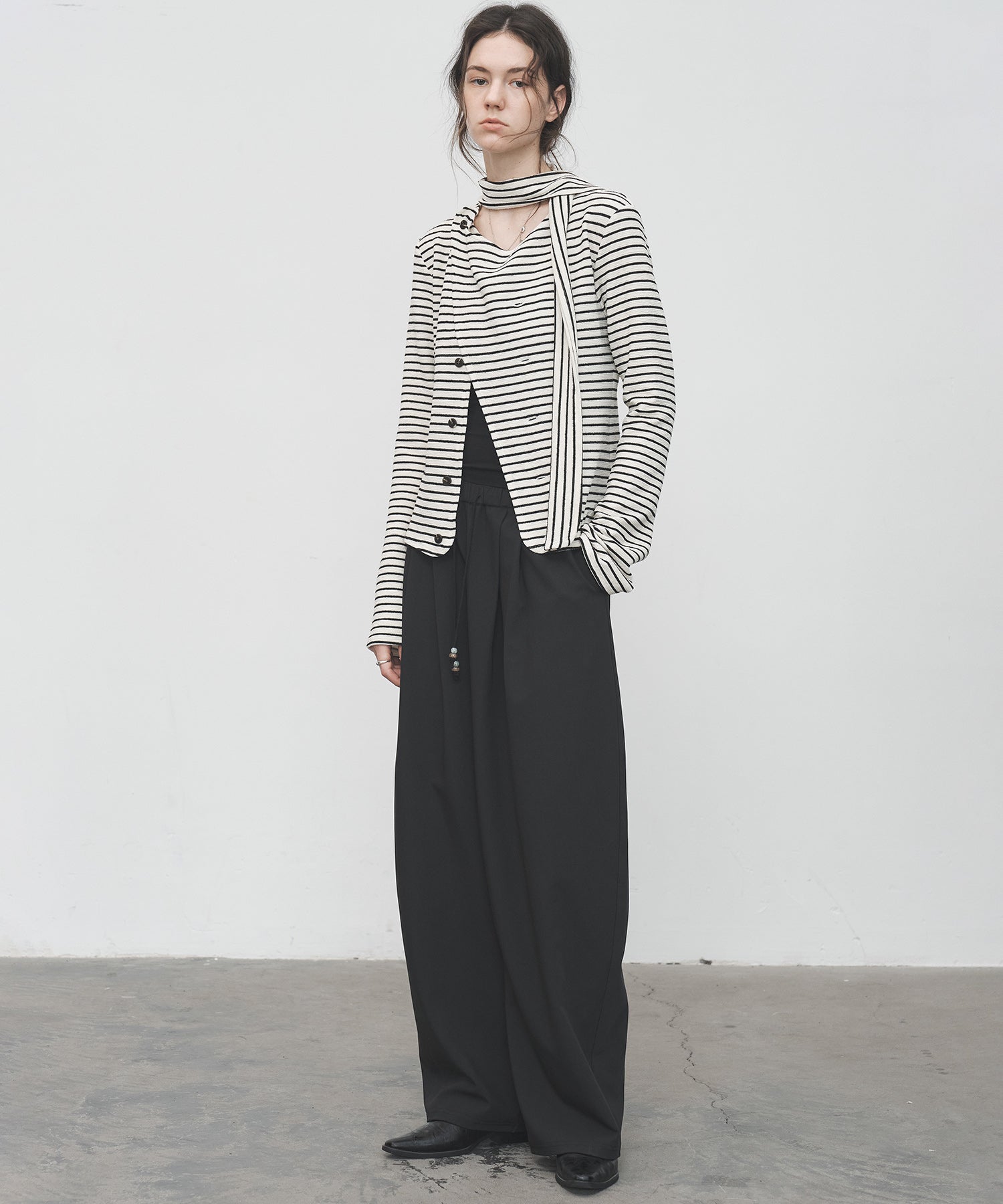 Sculpted Curve Wide Pants – Minimal Line Fit