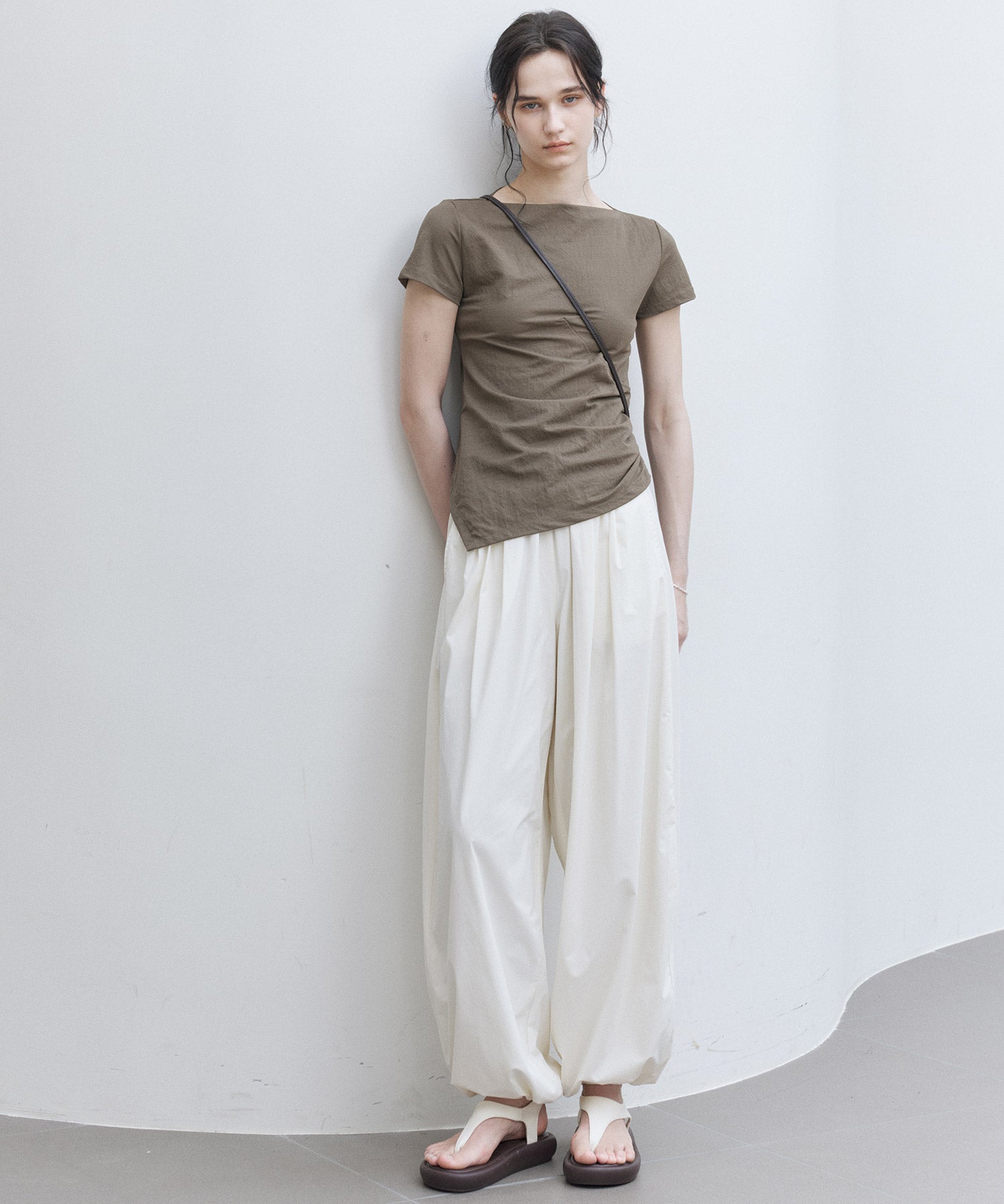 Asymmetric Gather Boat Neck Slim T-shirt