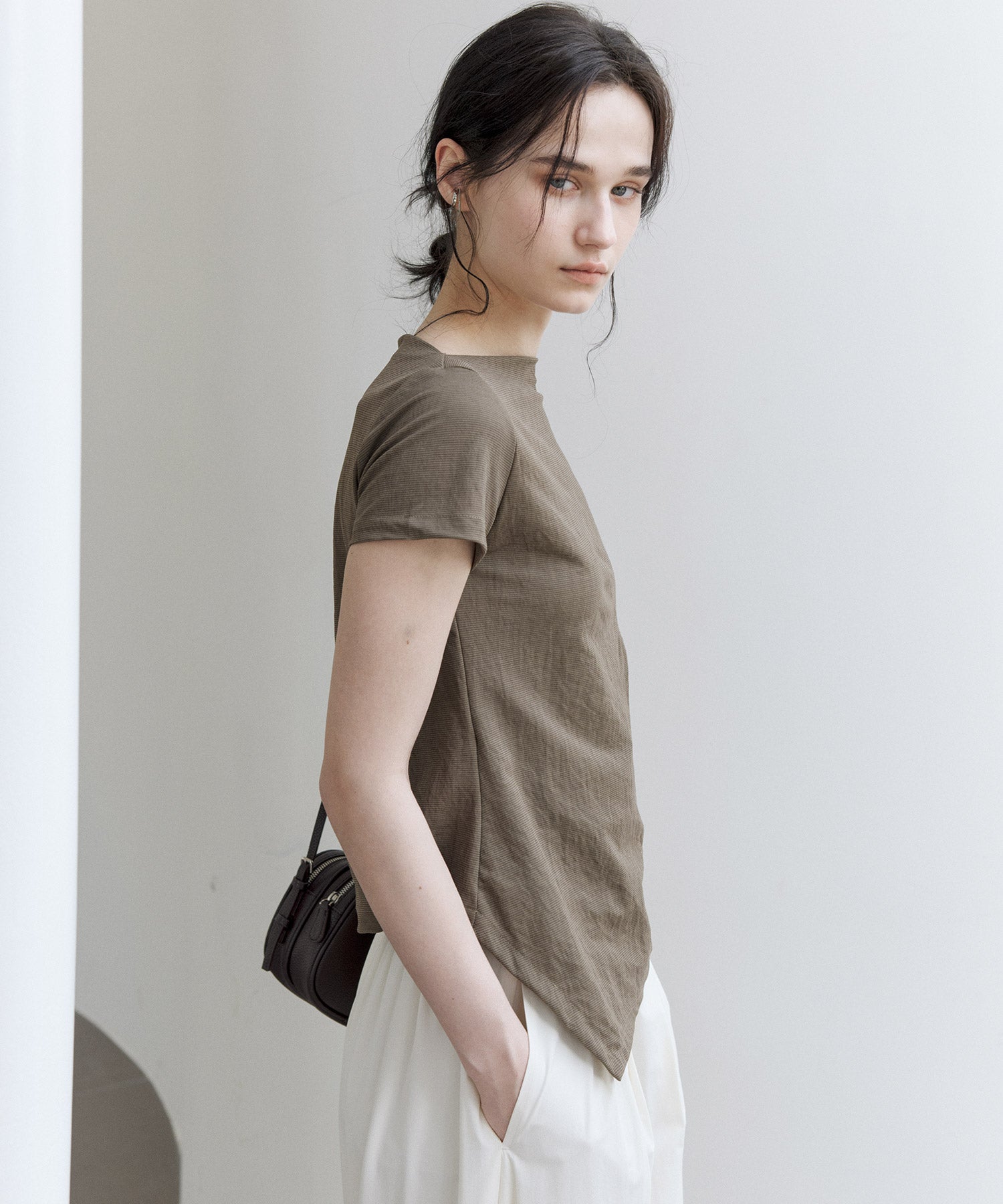 Asymmetric Gather Boat Neck Slim T-shirt