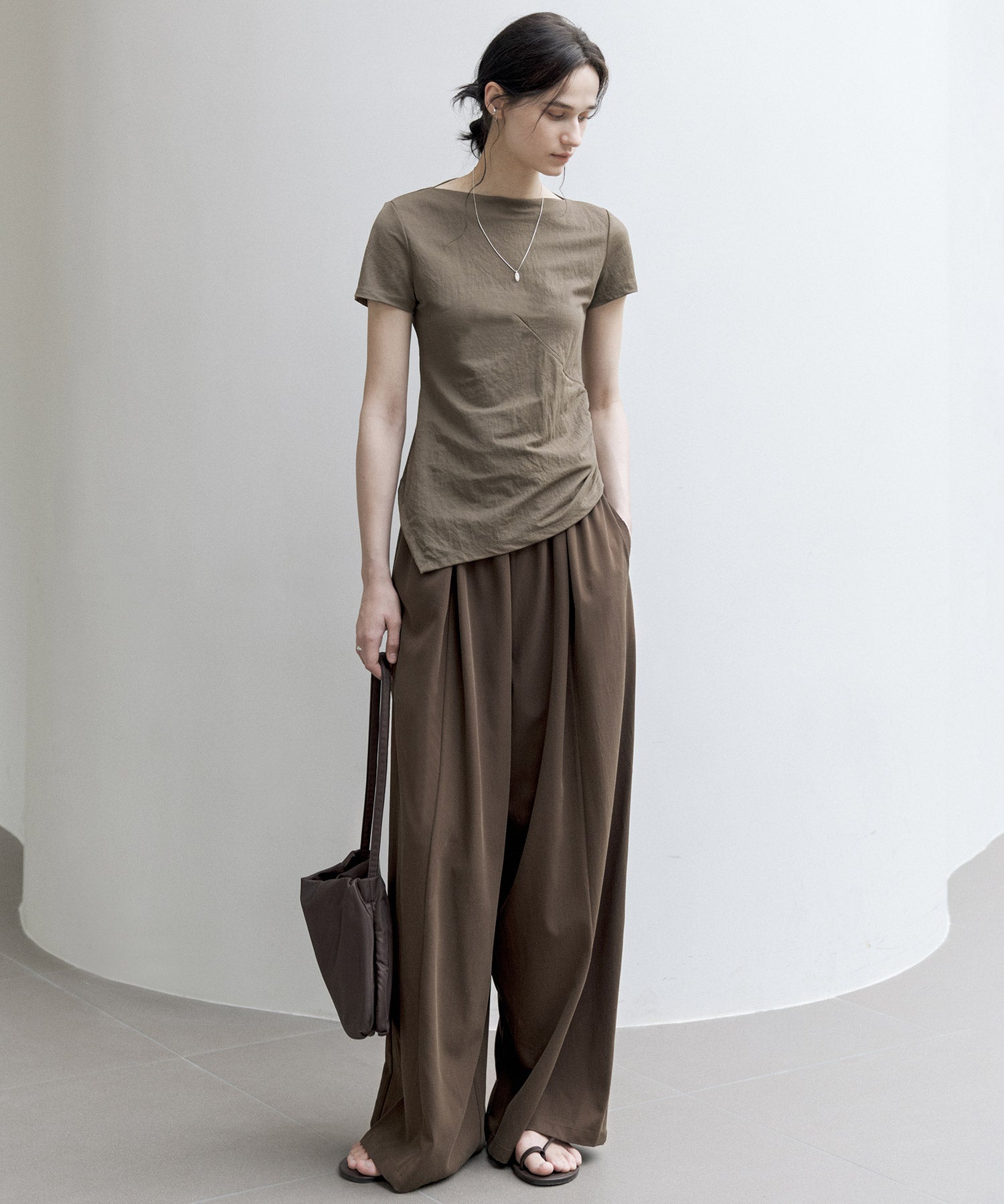 Asymmetric Gather Boat Neck Slim T-shirt