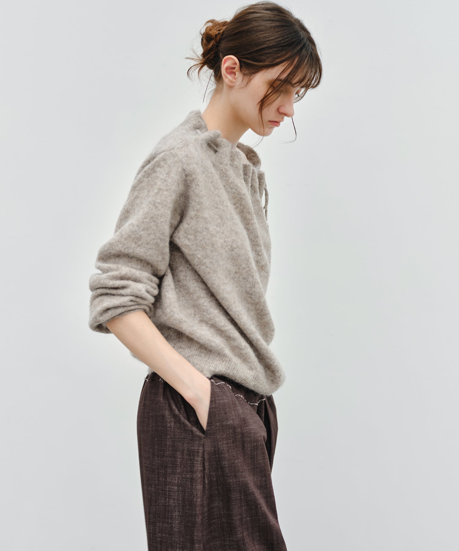 「9月下旬出荷予定」Shaggy Off-Shoulder Drawstring Knit Top