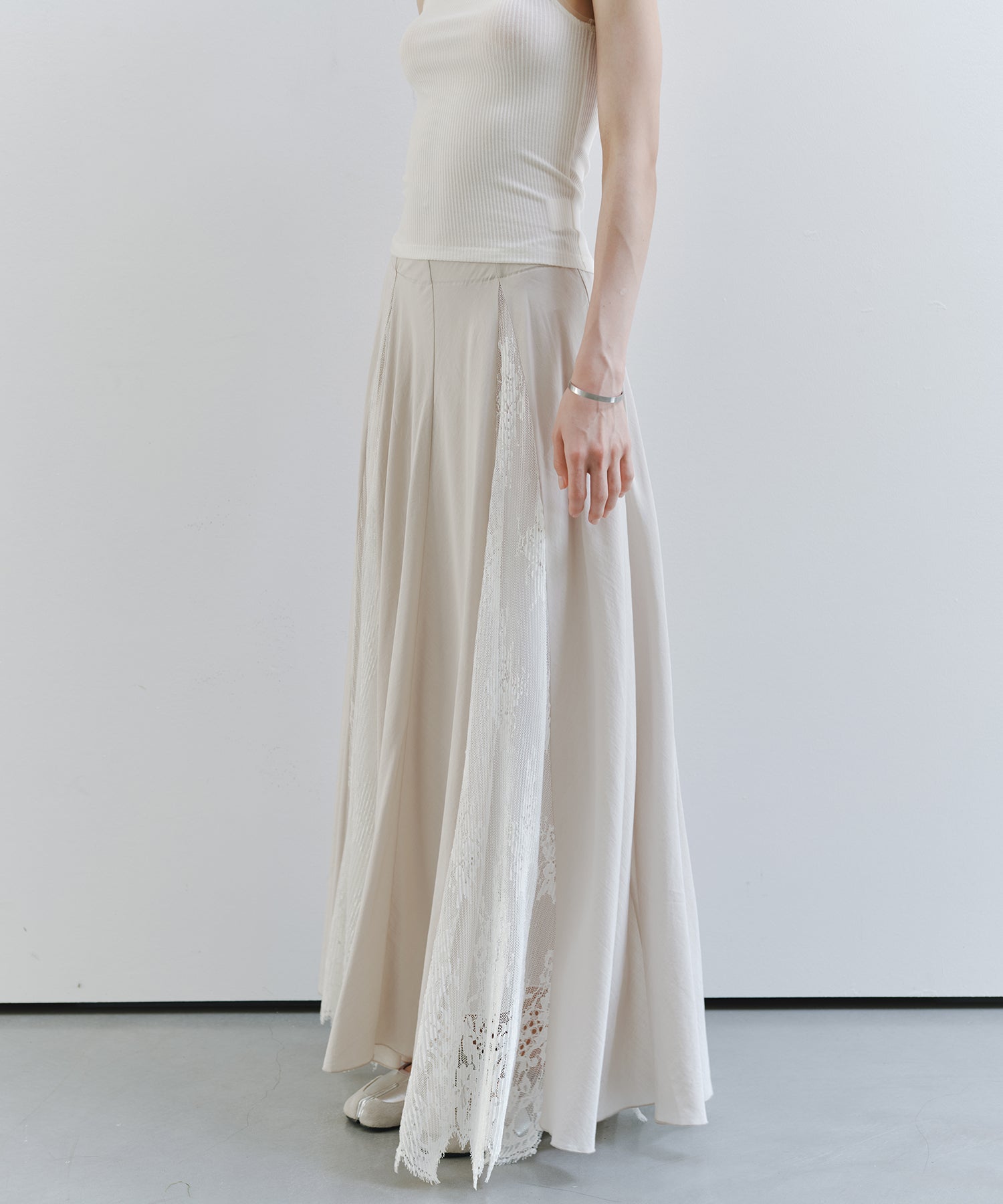 「7月中旬~下旬出荷」Lace Panel Flare Skirt