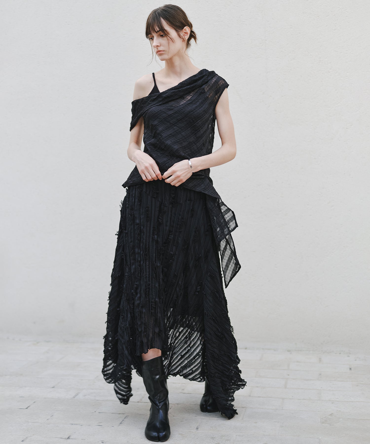 「7月中旬~下旬出荷」Sheer Check One-Shoulder Top