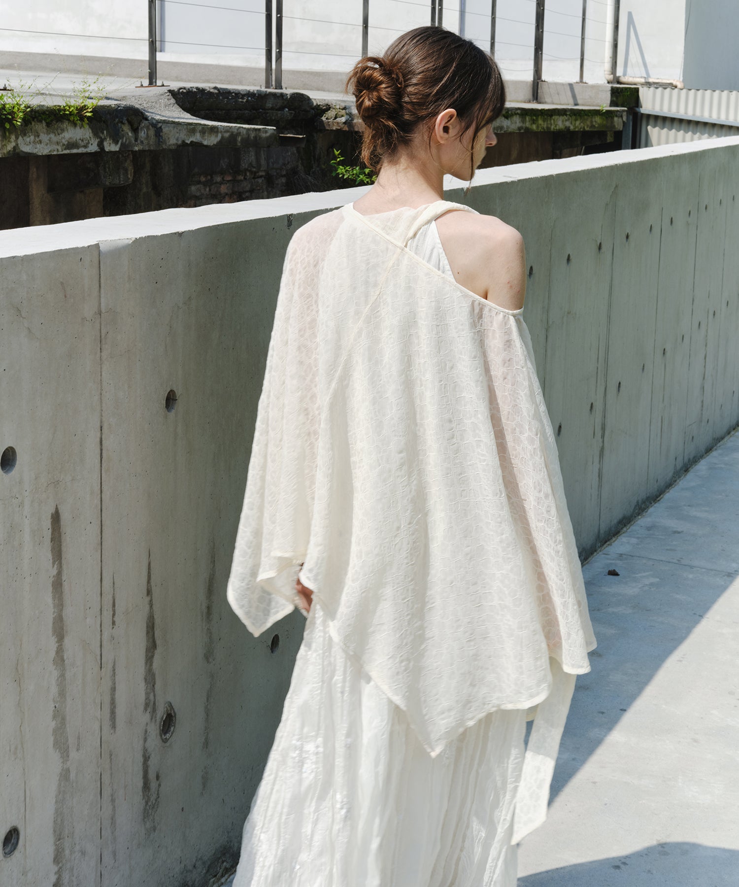 「7月中旬~下旬出荷」Multi-Way Sheer Scarf Layer Top