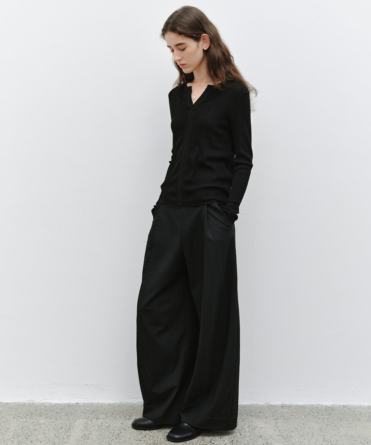 「10月下旬出荷予定」Tucked Wide Straight Slacks Pants