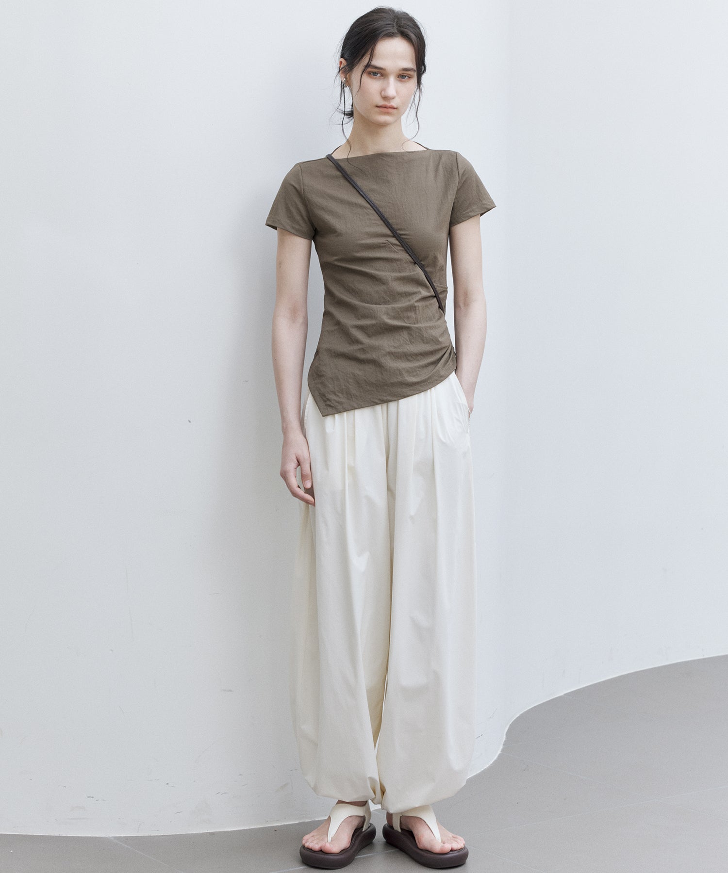 Asymmetric Gather Boat Neck Slim T-shirt