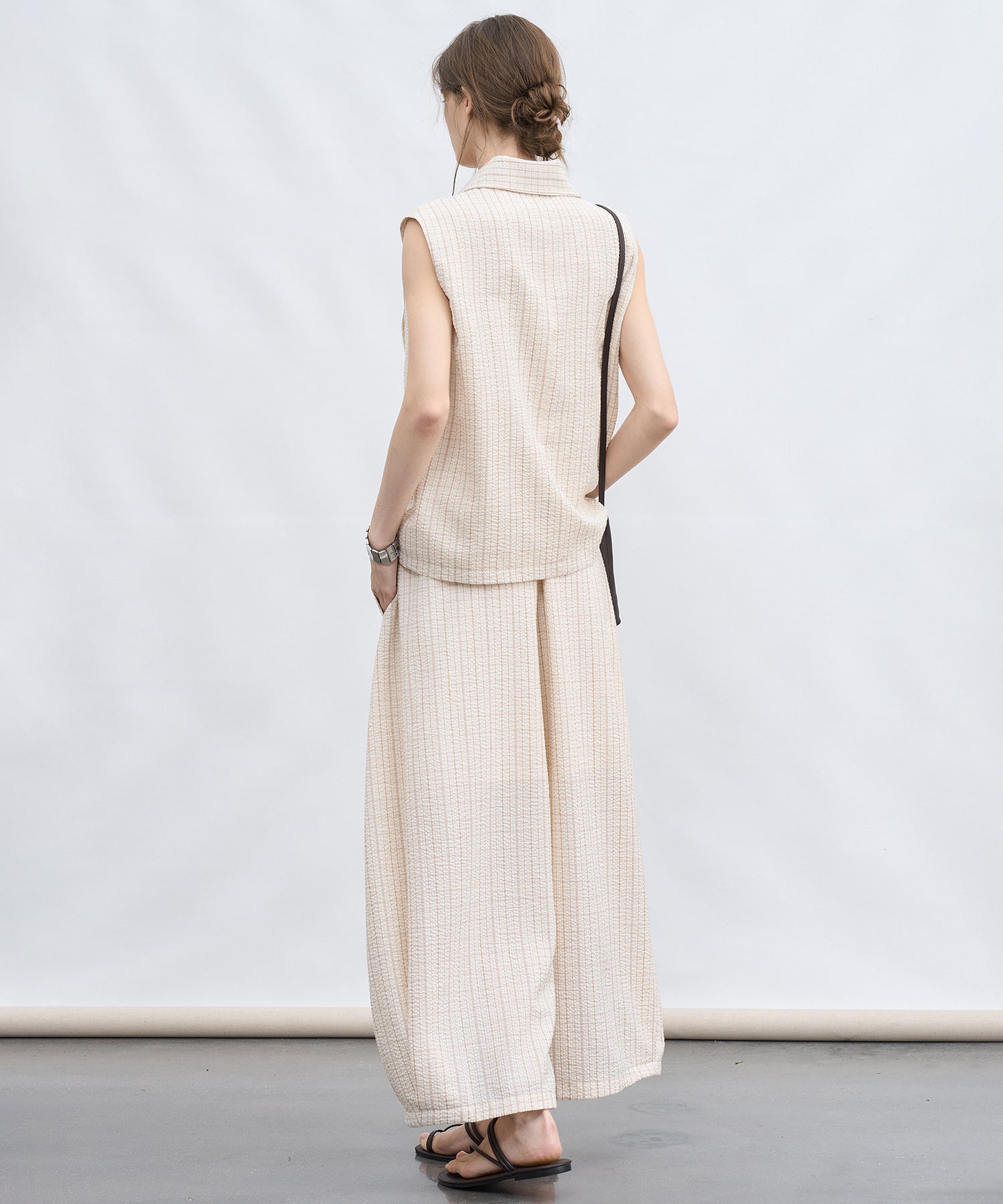Textured Curved Wide Pants