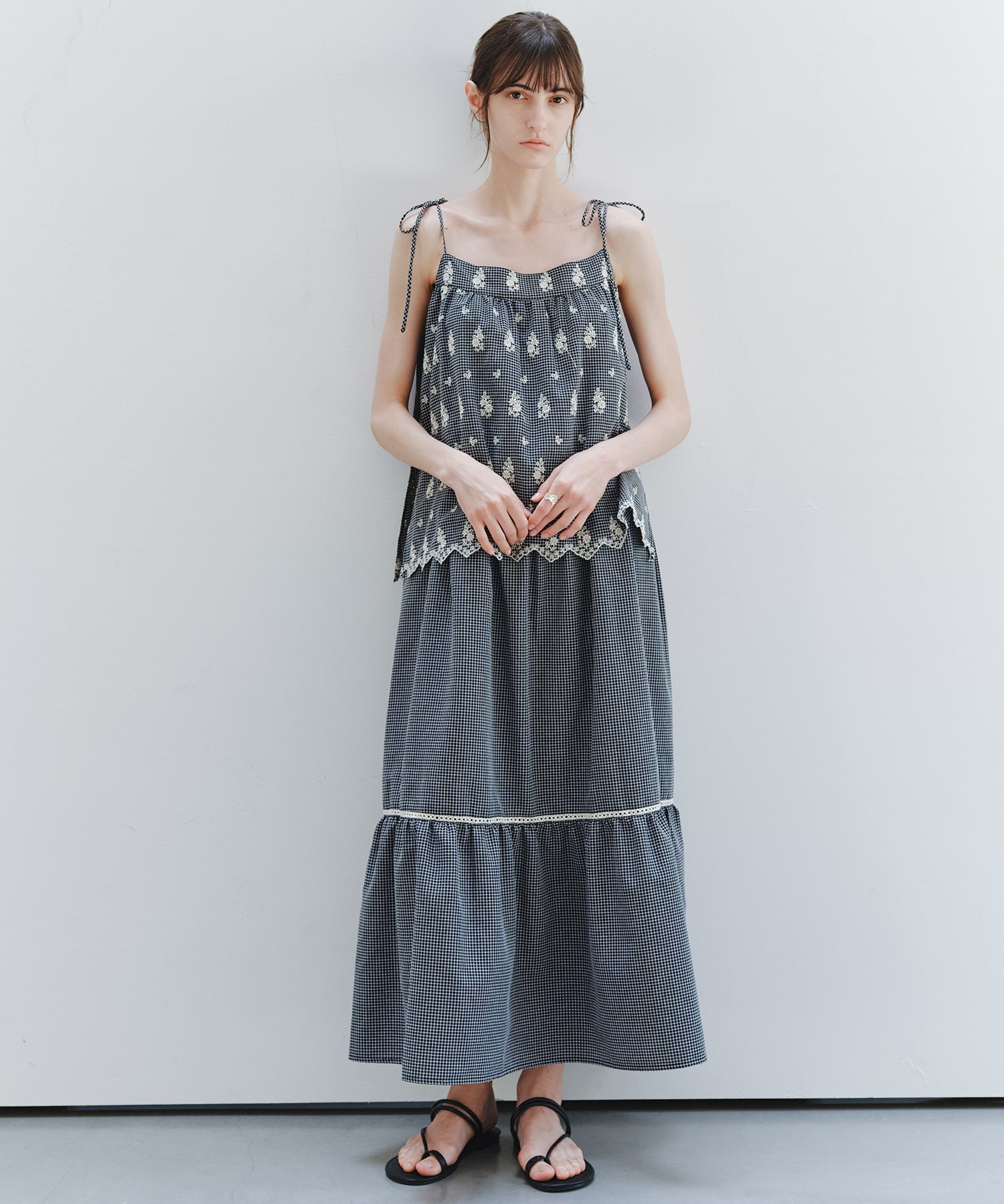 「8月中旬~下旬出荷」Embroidered Gingham Tiered Cami Dress