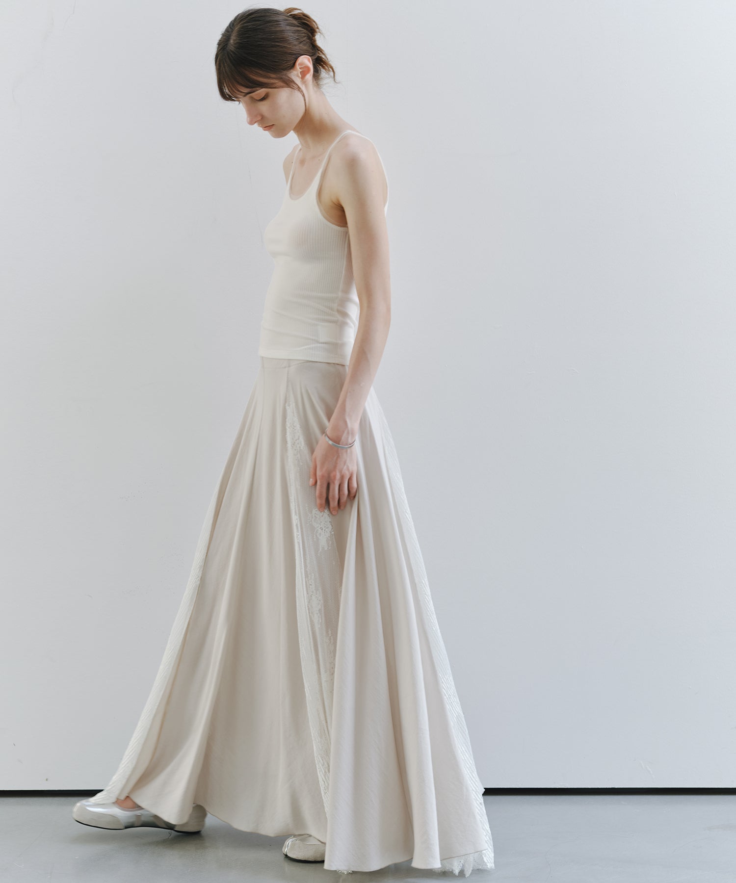 「7月中旬~下旬出荷」Lace Panel Flare Skirt
