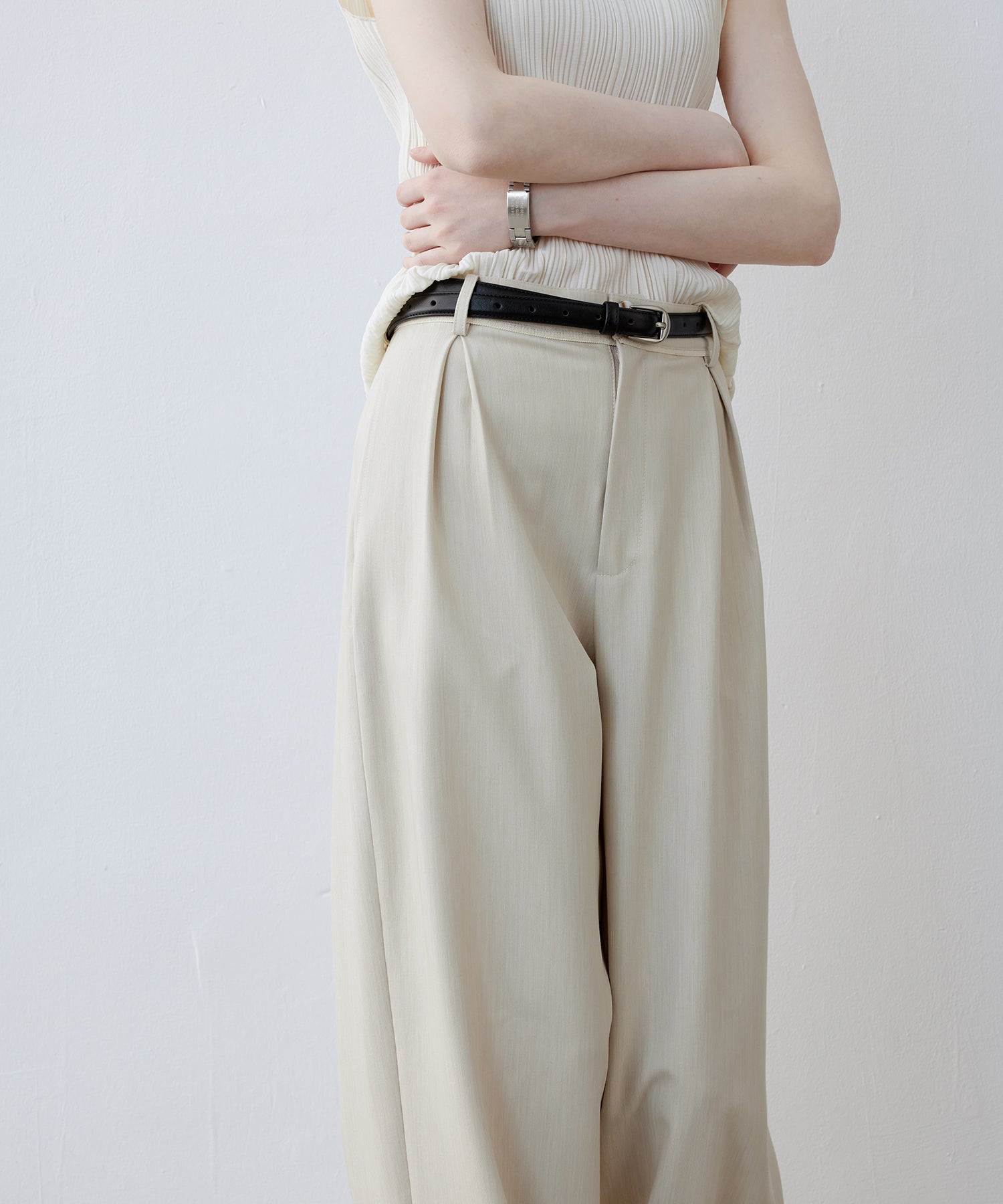 Mid-Rise Tapered Trousers