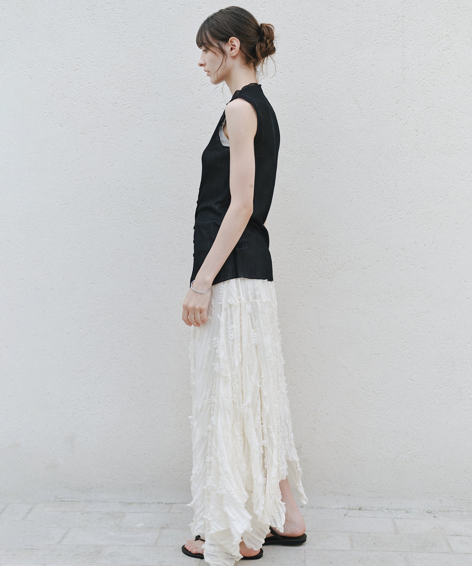「7月中旬~下旬出荷」Feather Texture Asymmetric Skirt