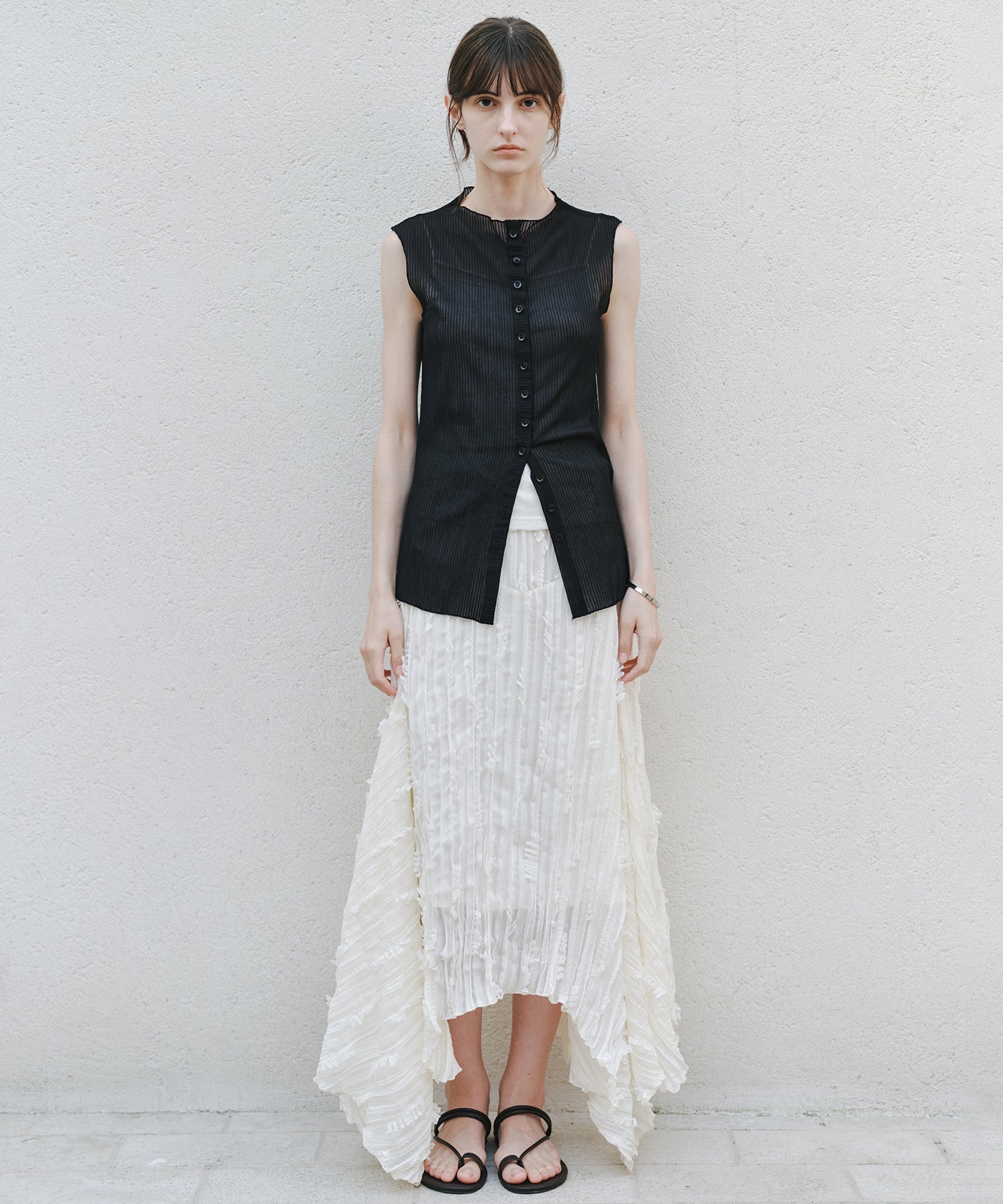 「7月中旬~下旬出荷」Feather Texture Asymmetric Skirt