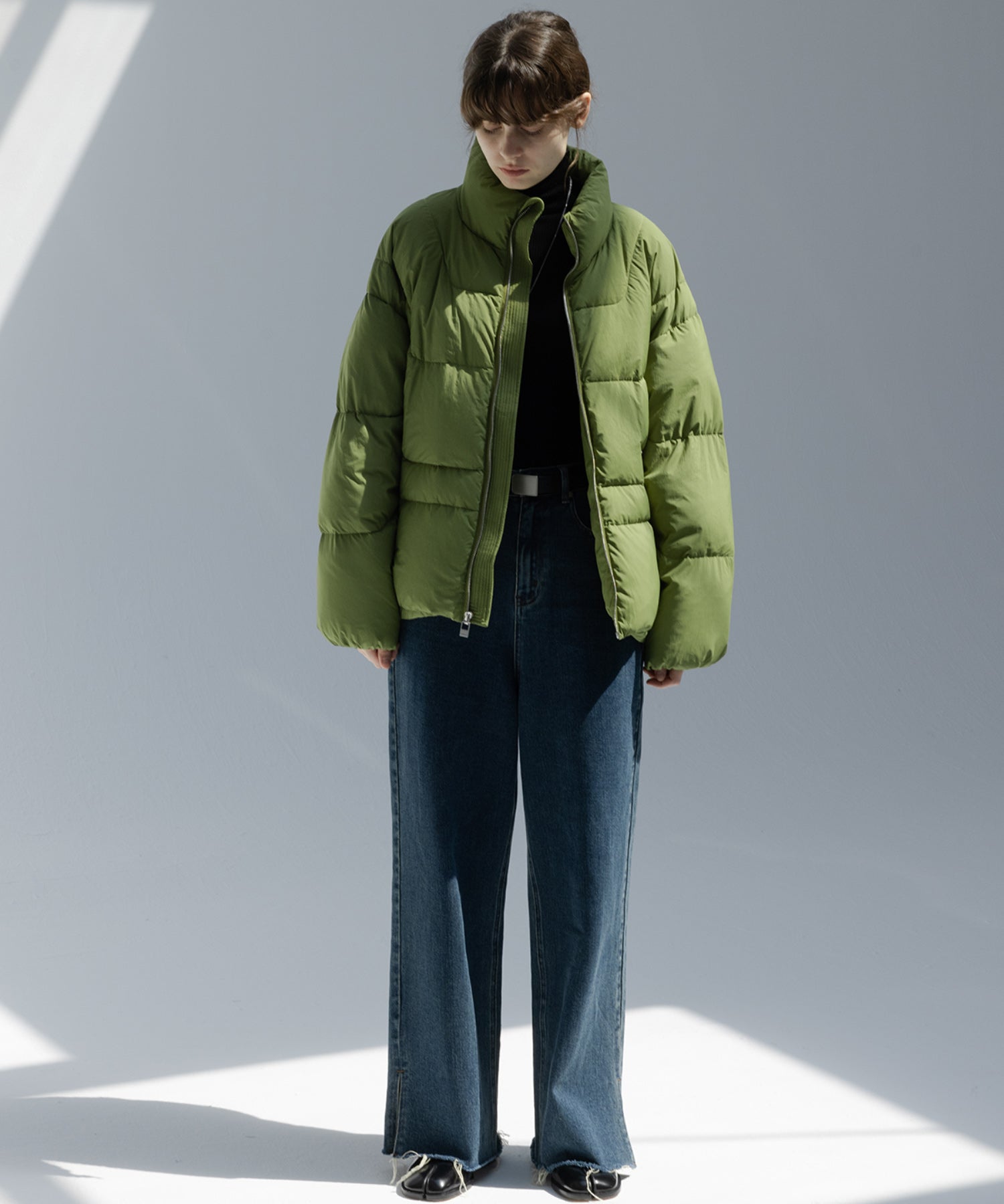 color volume down jacket