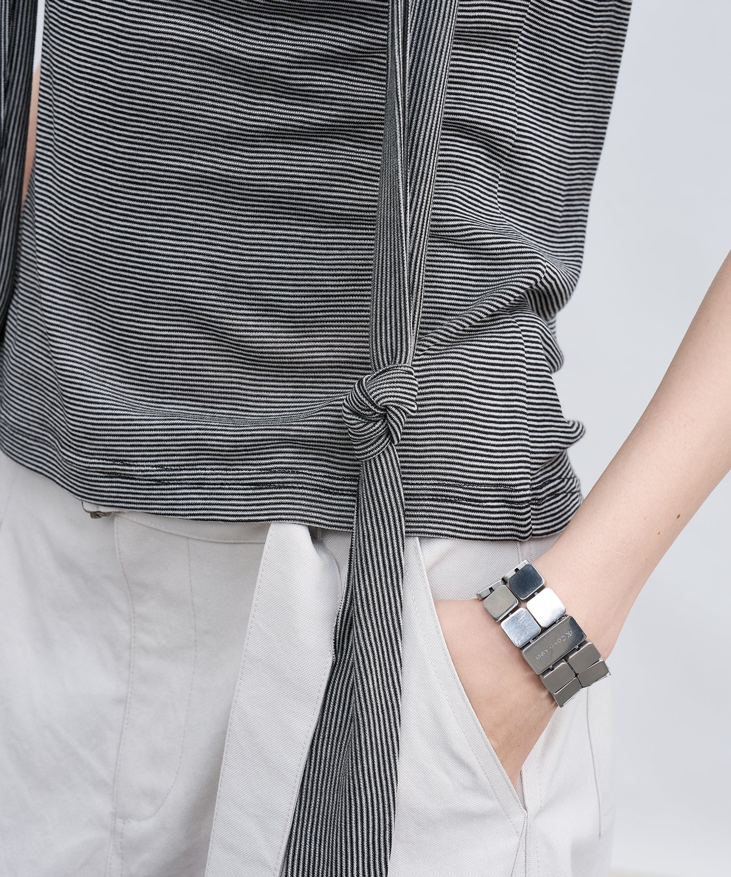 「7月上旬~中旬出荷」Tie Detail Striped Knit Top