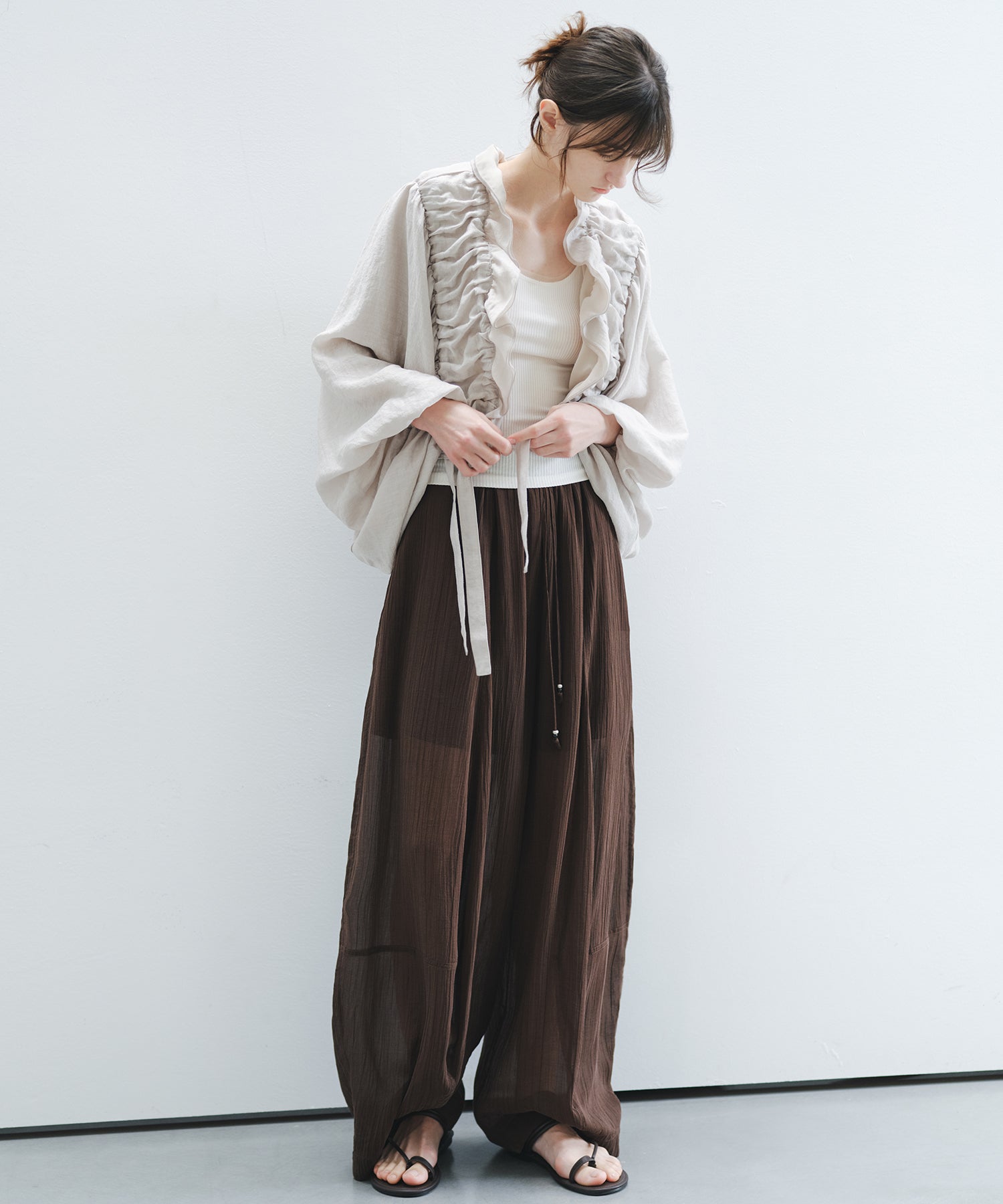 「6月上旬~中旬出荷」Curve Silhouette Drawstring Pants