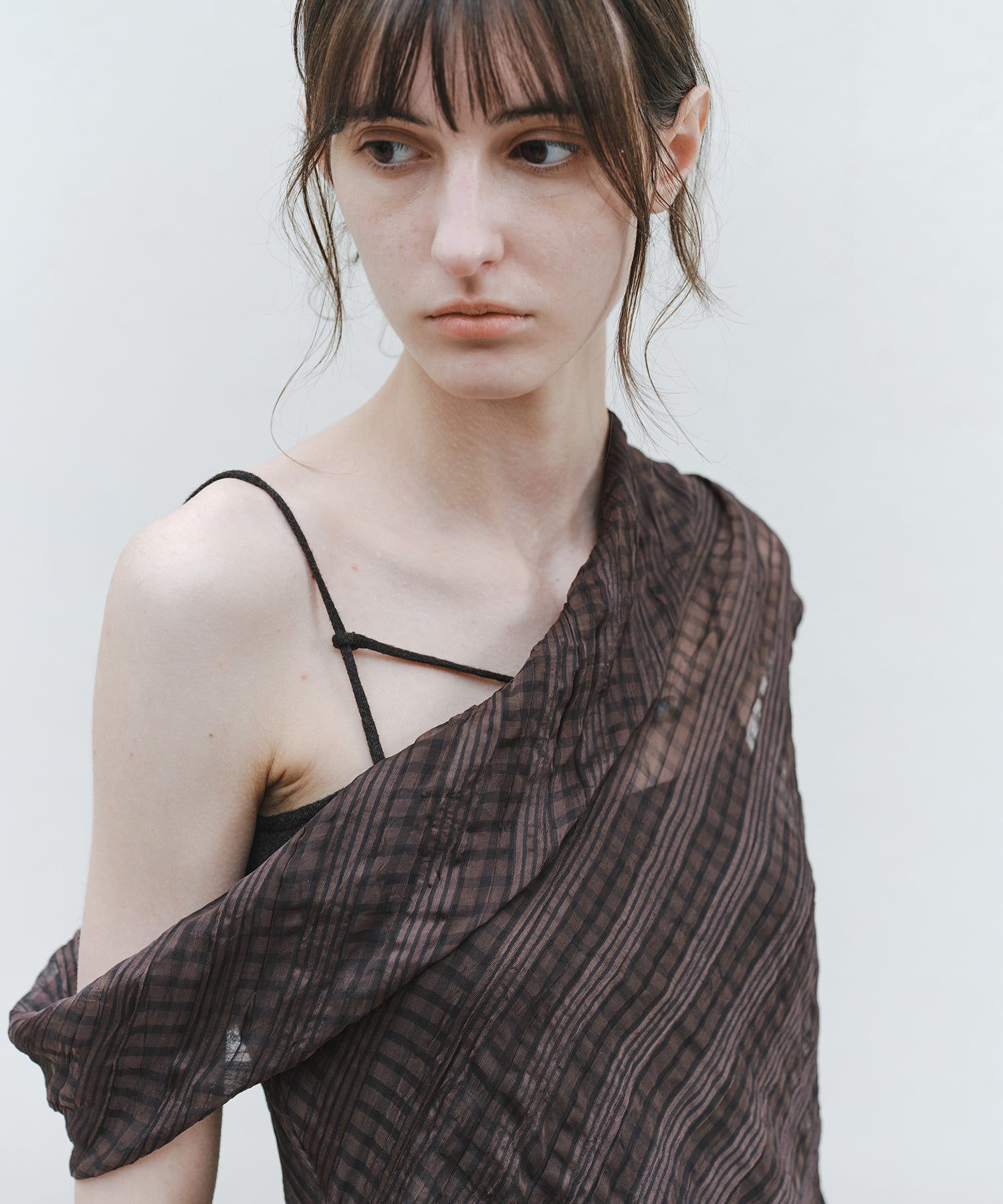 「7月中旬~下旬出荷」Sheer Check One-Shoulder Top