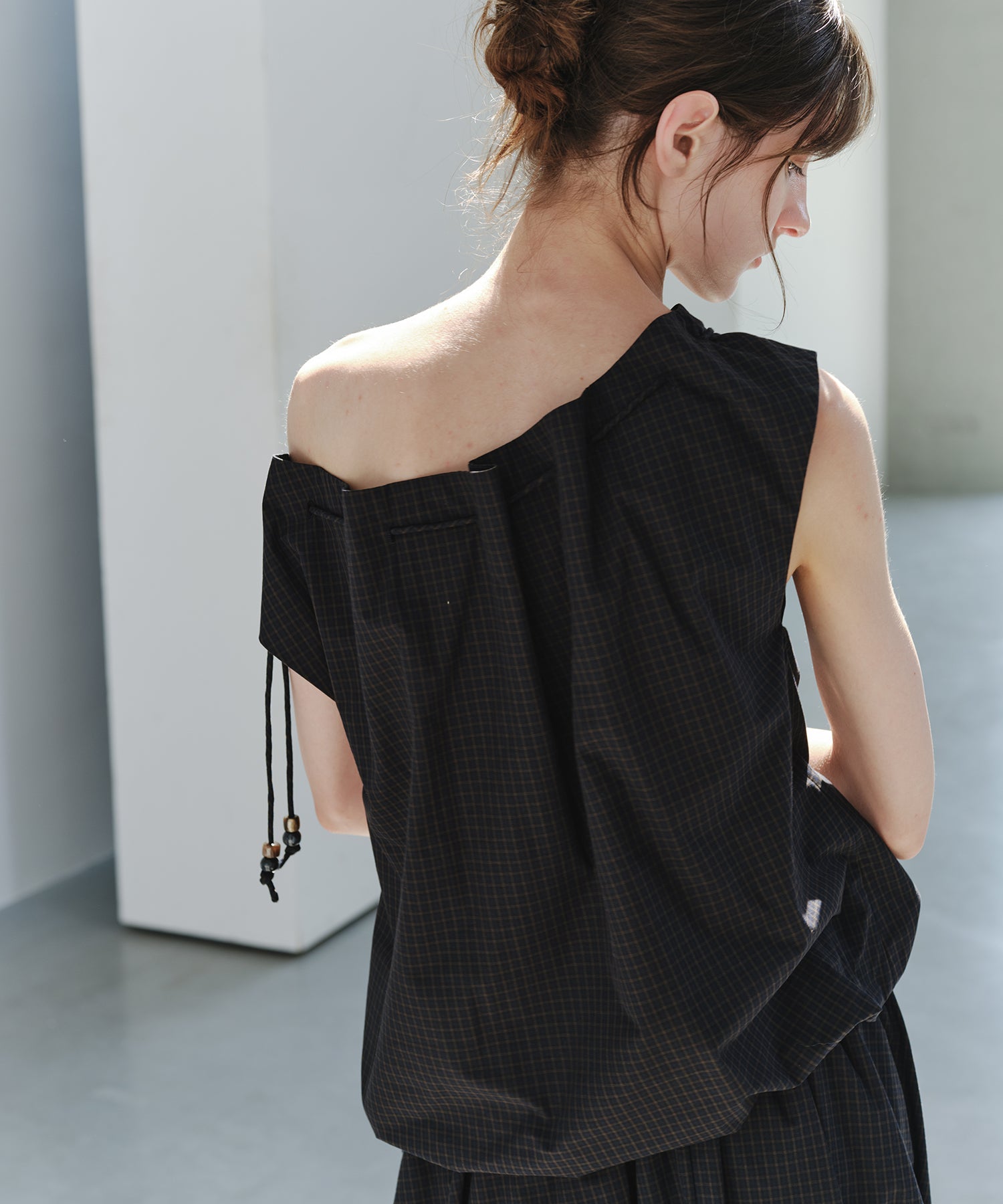 「7月上旬~中旬出荷」Drawstring Off-Shoulder Balloon Top