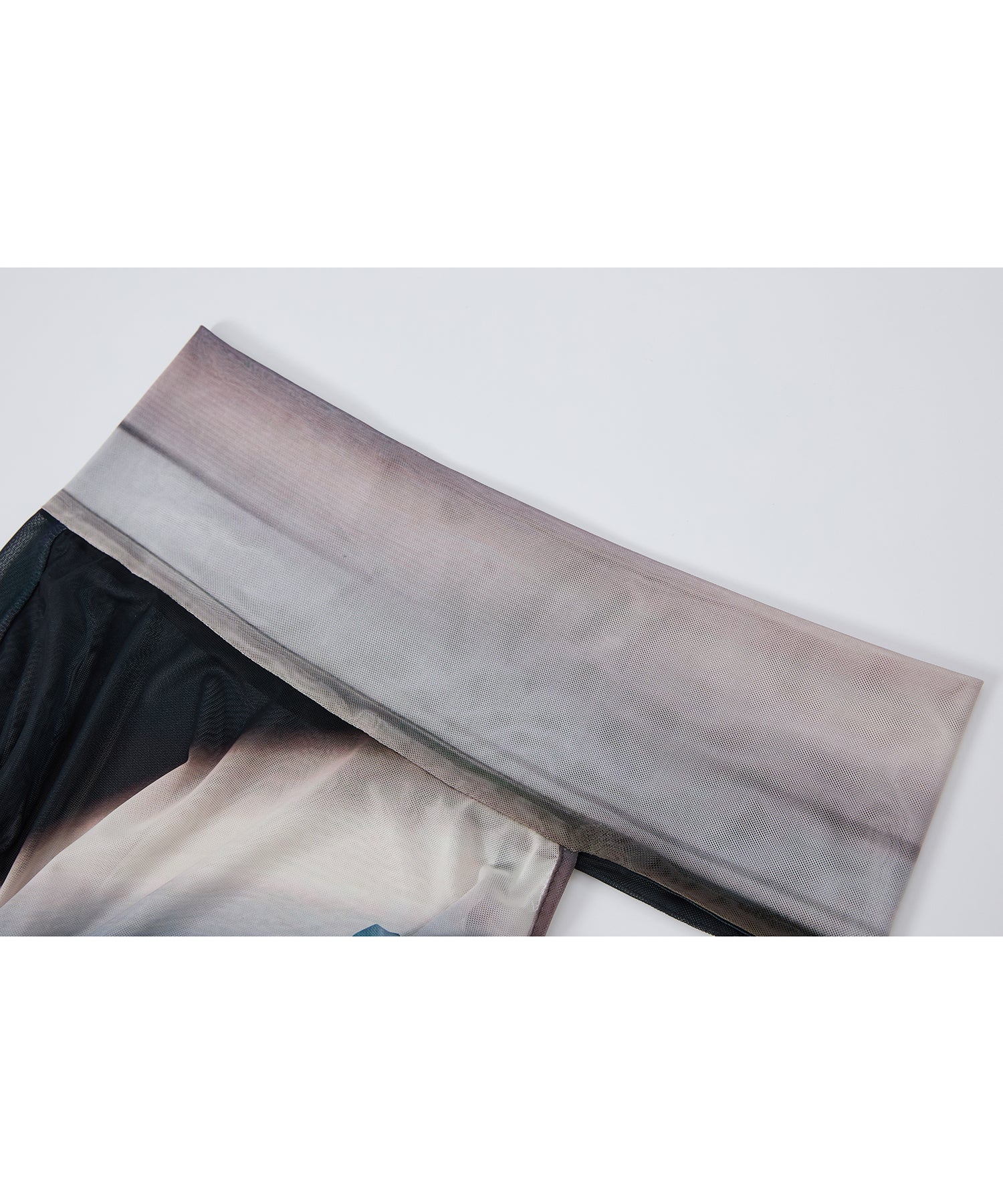 「7月上旬~中旬出荷」Art Print One-Shoulder Sheer Top
