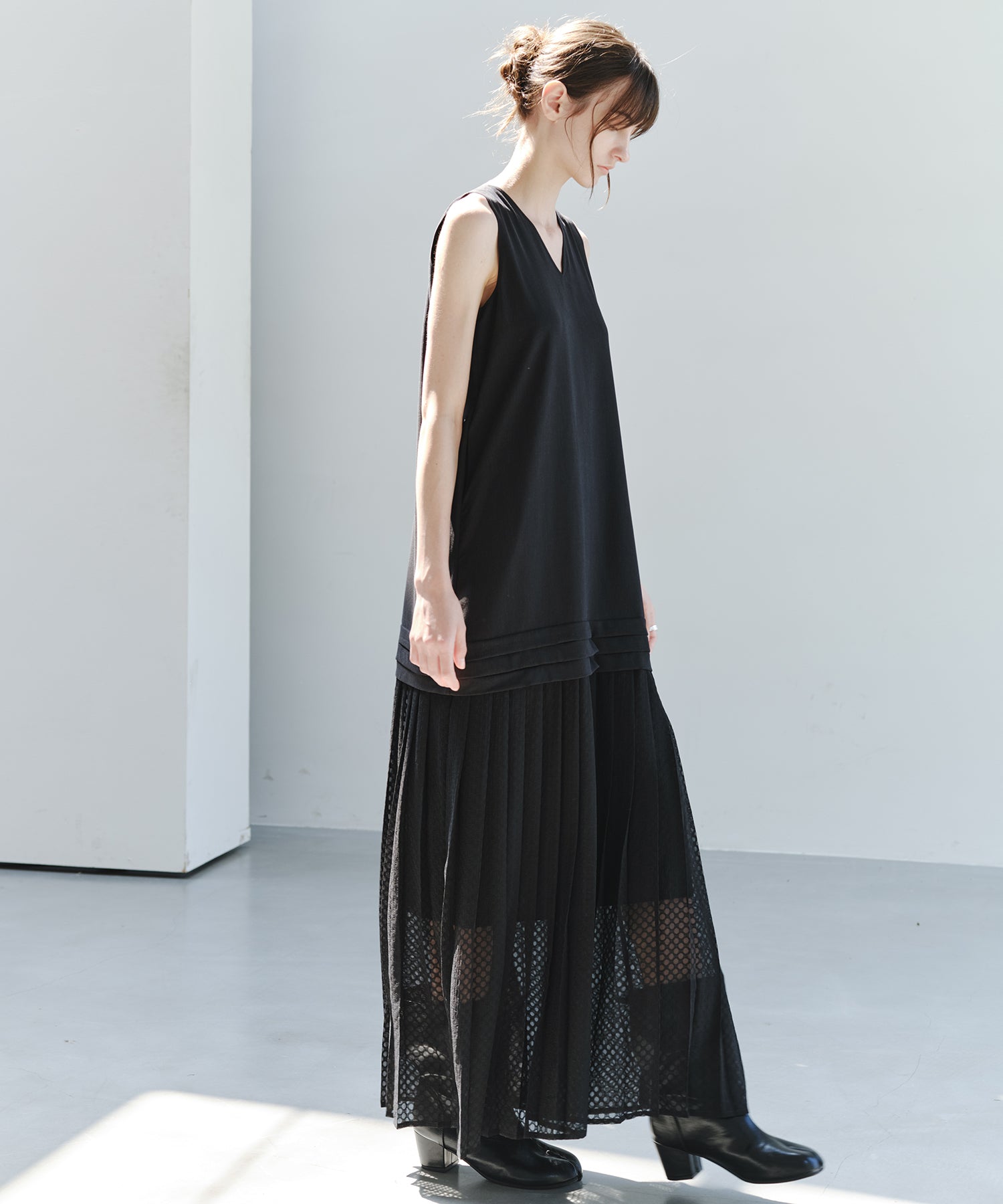 「7月中旬~下旬出荷」Linen Blend Pleated Docking Dress