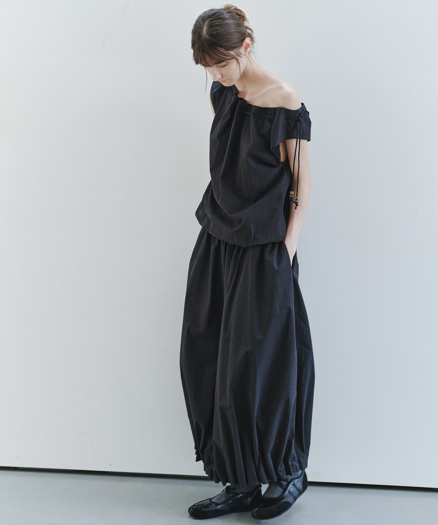 「7月上旬~中旬出荷」Drawstring Off-Shoulder Balloon Top