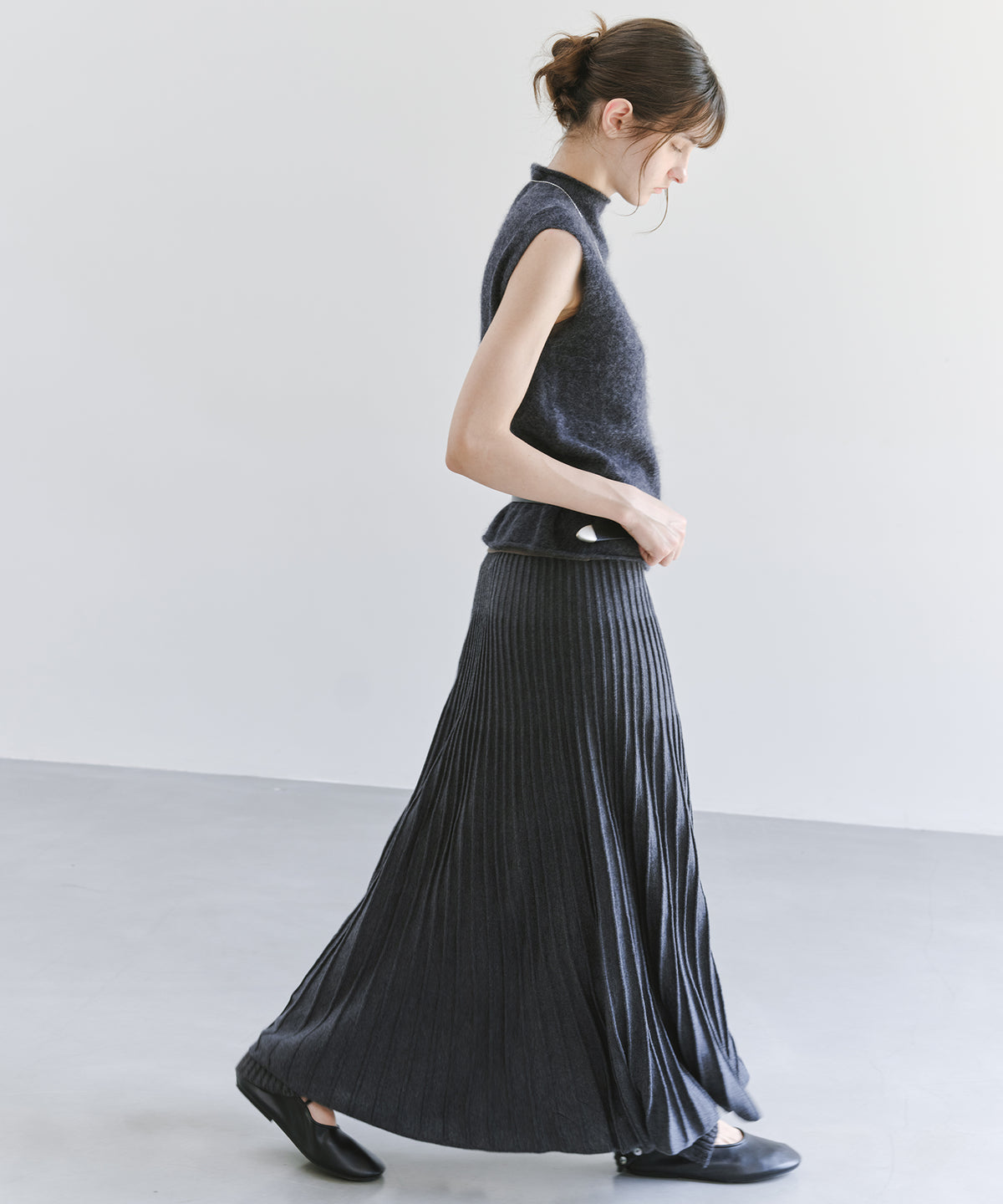 「10月下旬出荷予定」Wool-Silk Blend Pleated Knit Skirt