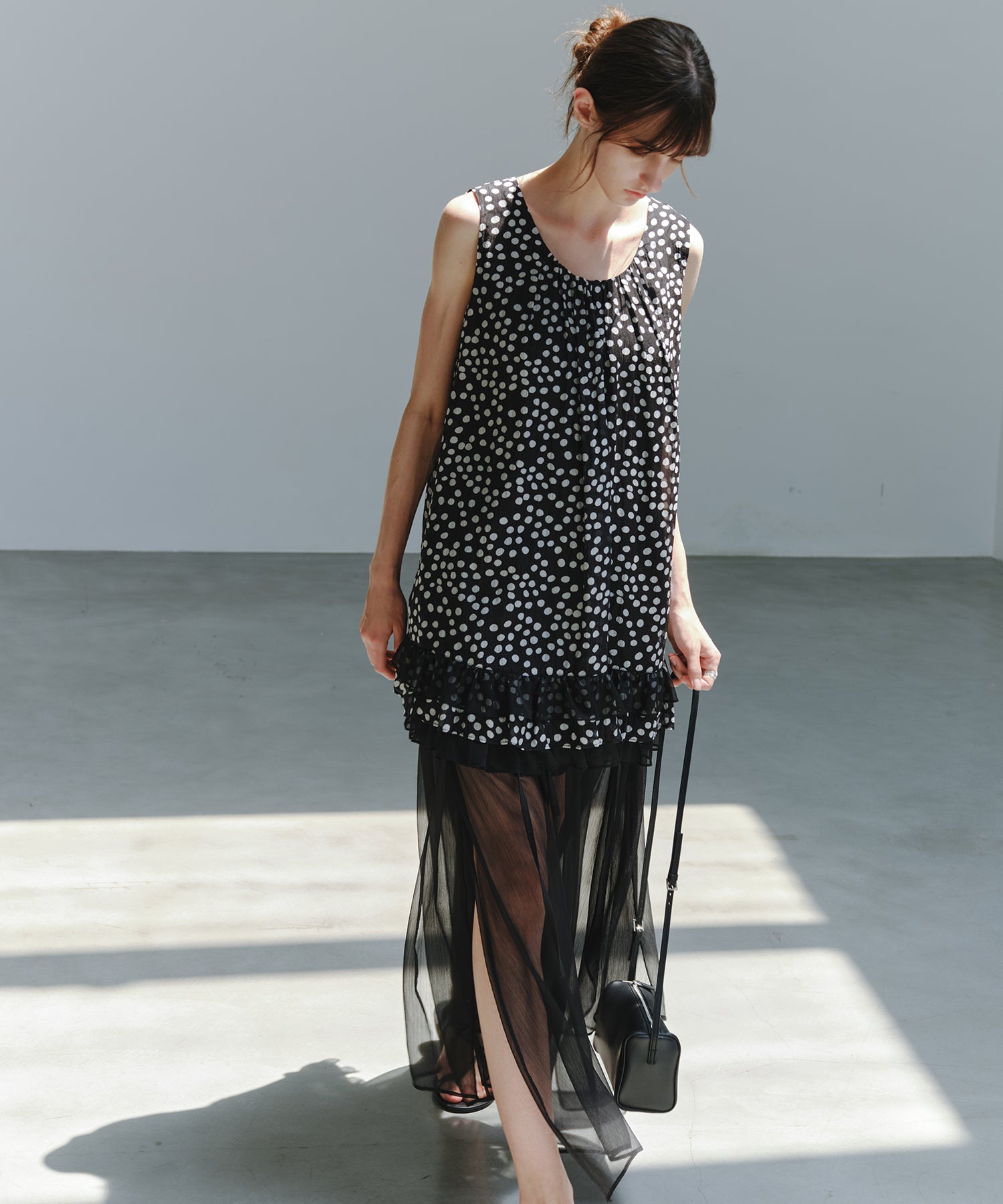 「7月中旬~下旬出荷」Dot Frill Hem Mini Dress