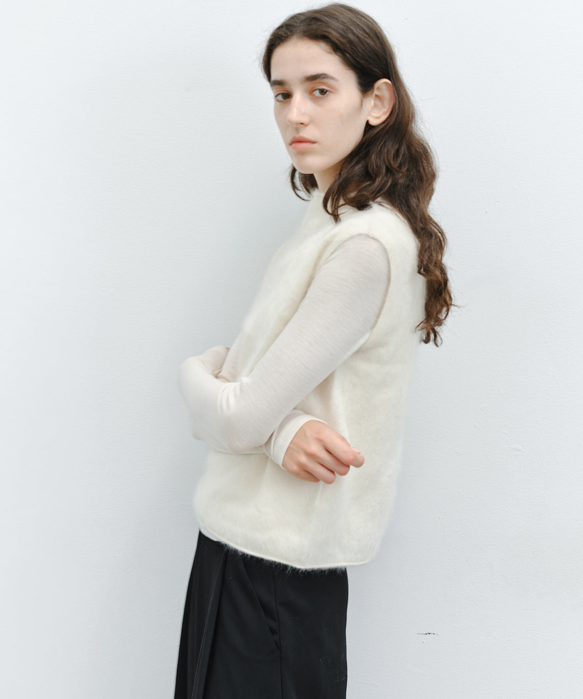 「10月下旬出荷予定」Brushed Cashmere-Blend High Neck Knit Vest