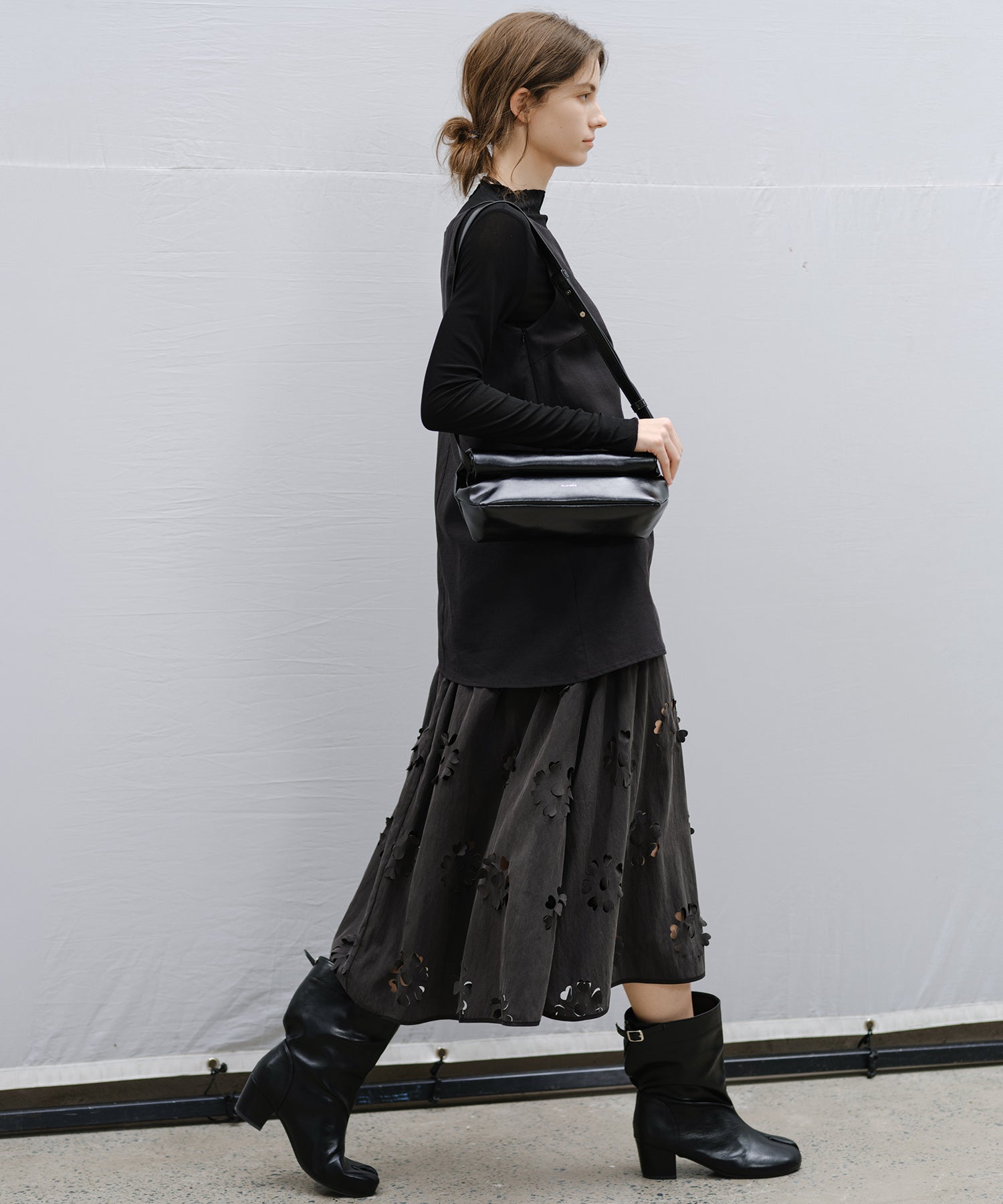 “Shipping from late February to early March” Sleeveless Cutwork Lace Midi Dress