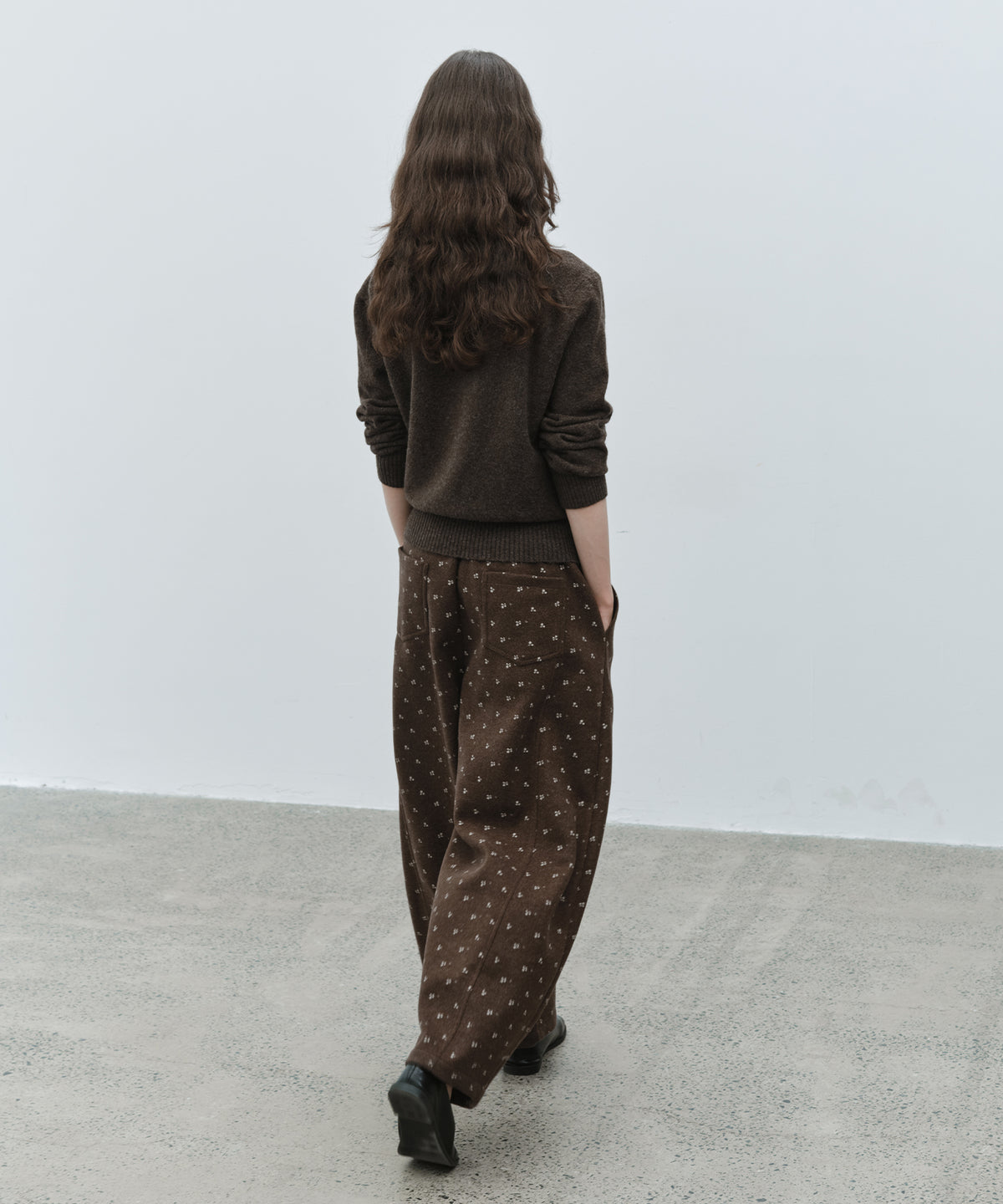 「11月下旬出荷予定」Draped Neck Button Hem Knit Sweater