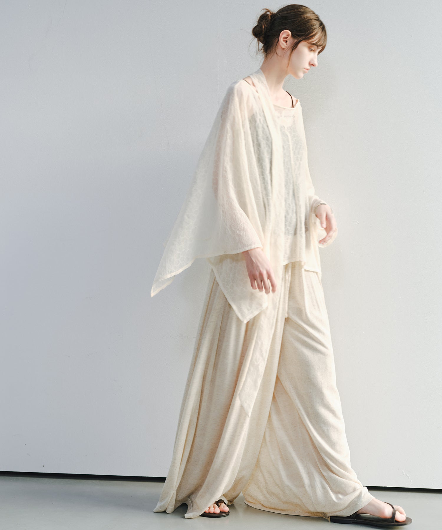 「7月中旬~下旬出荷」Multi-Way Sheer Scarf Layer Top